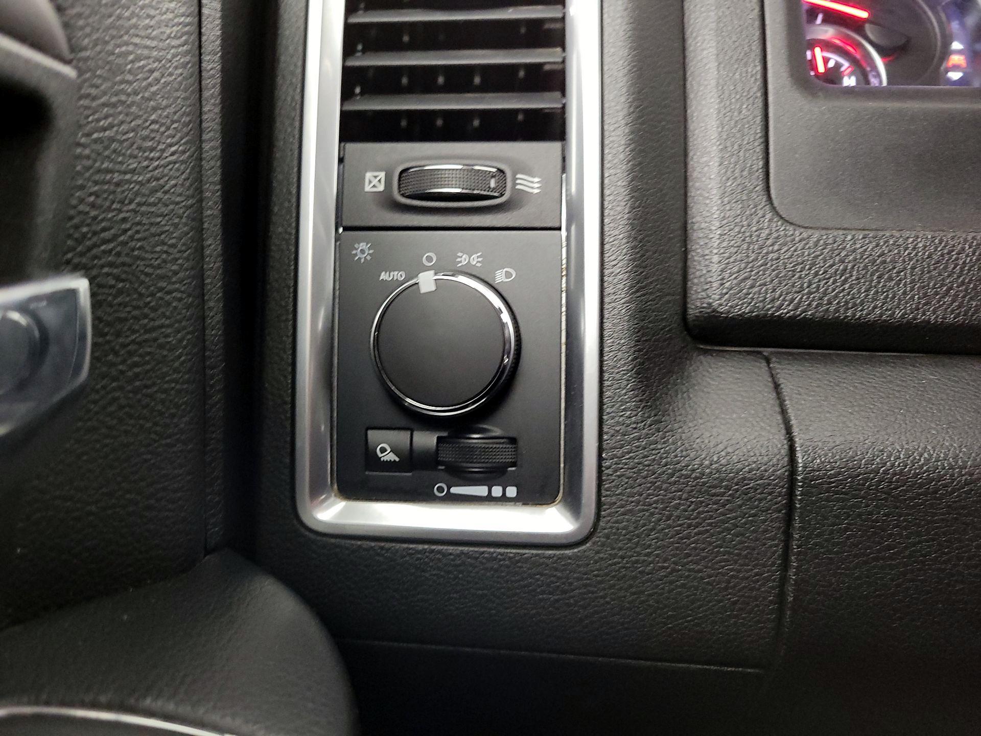 Thumbnail: 2021 RAM 1500 Classic - 13