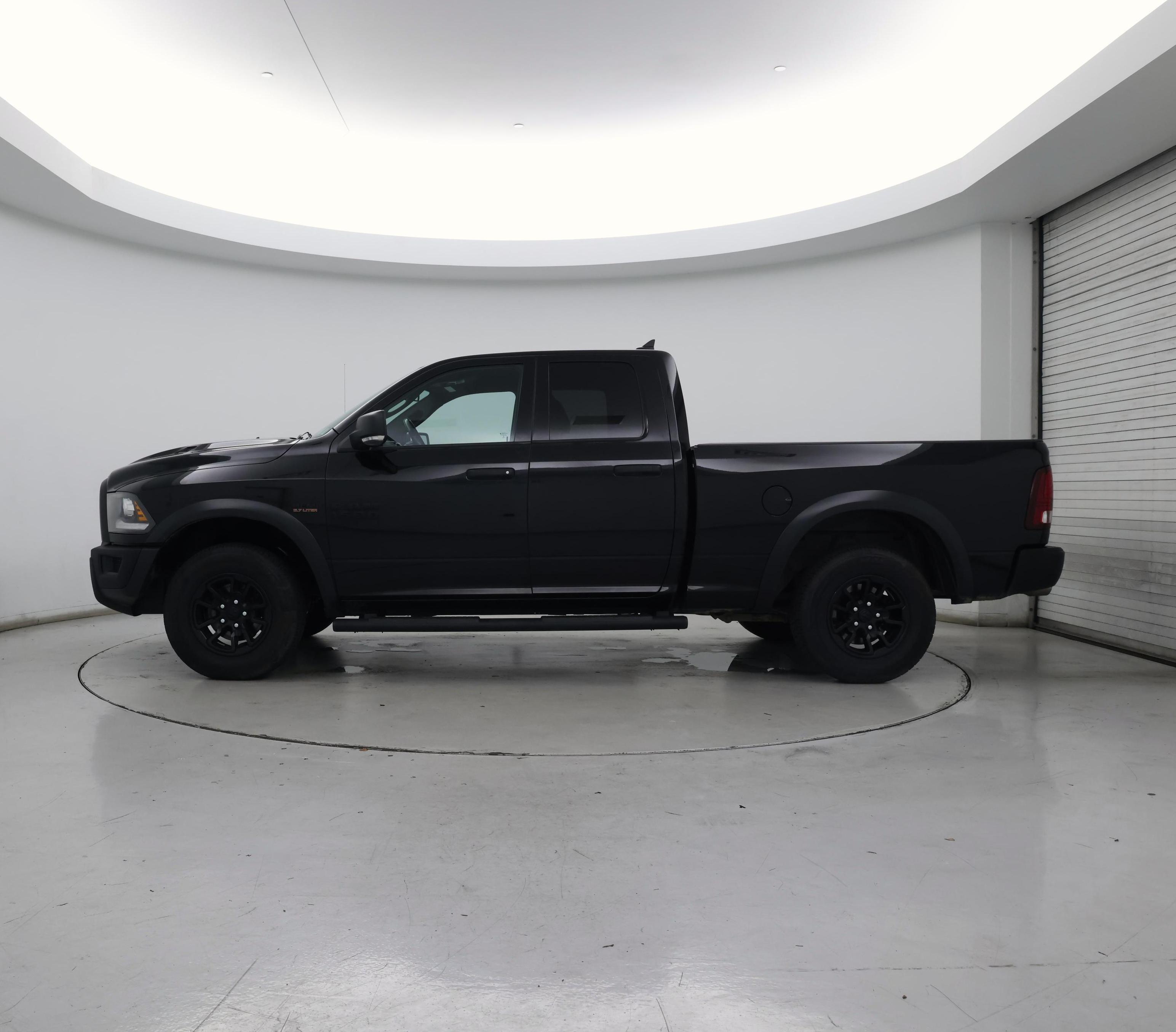 Thumbnail: 2021 RAM 1500 Classic - 3