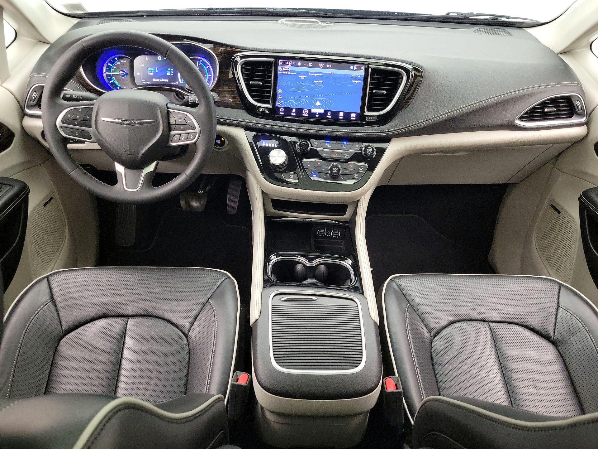 Thumbnail: 2022 Chrysler Pacifica - 9