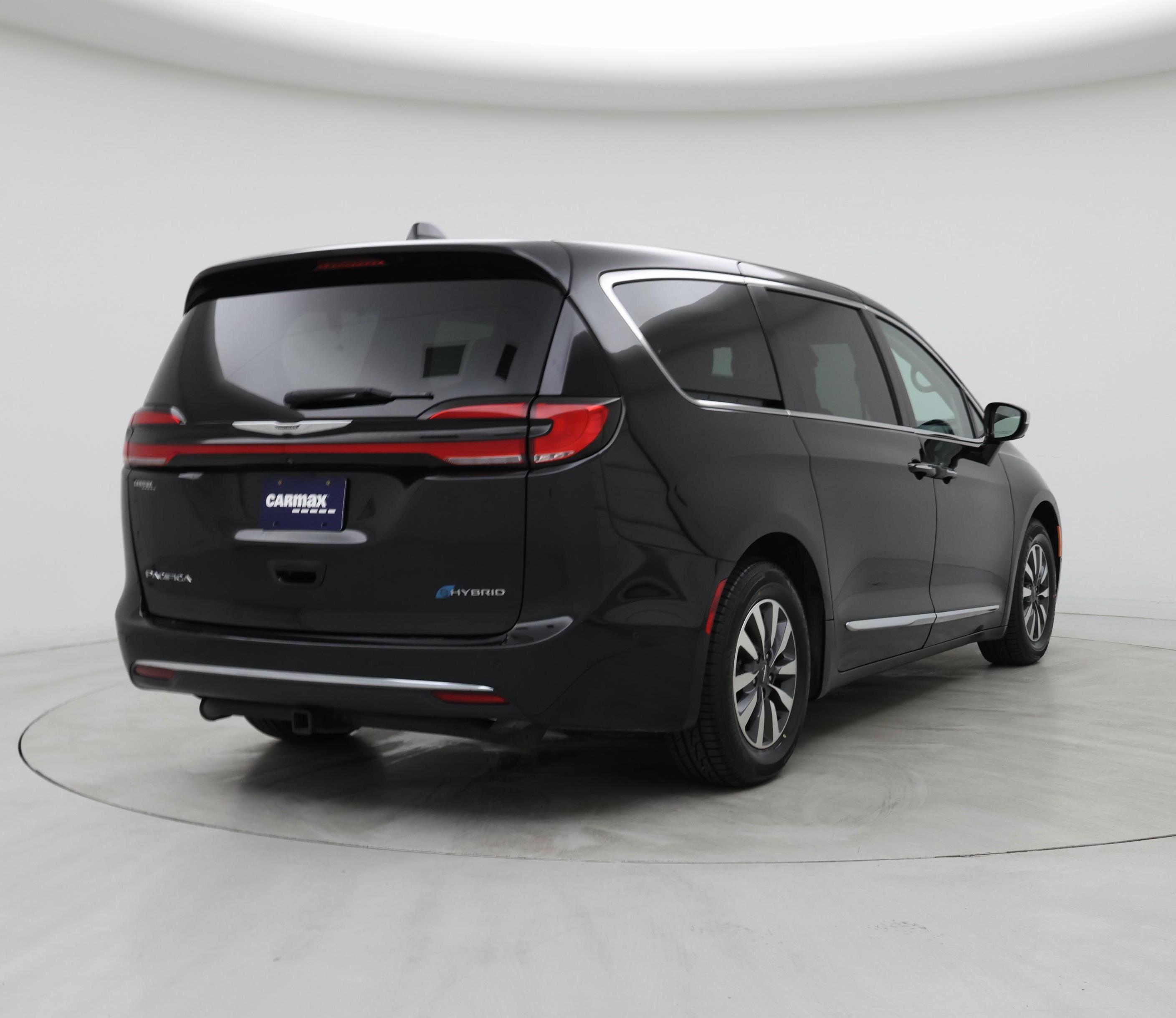 Thumbnail: 2022 Chrysler Pacifica - 8