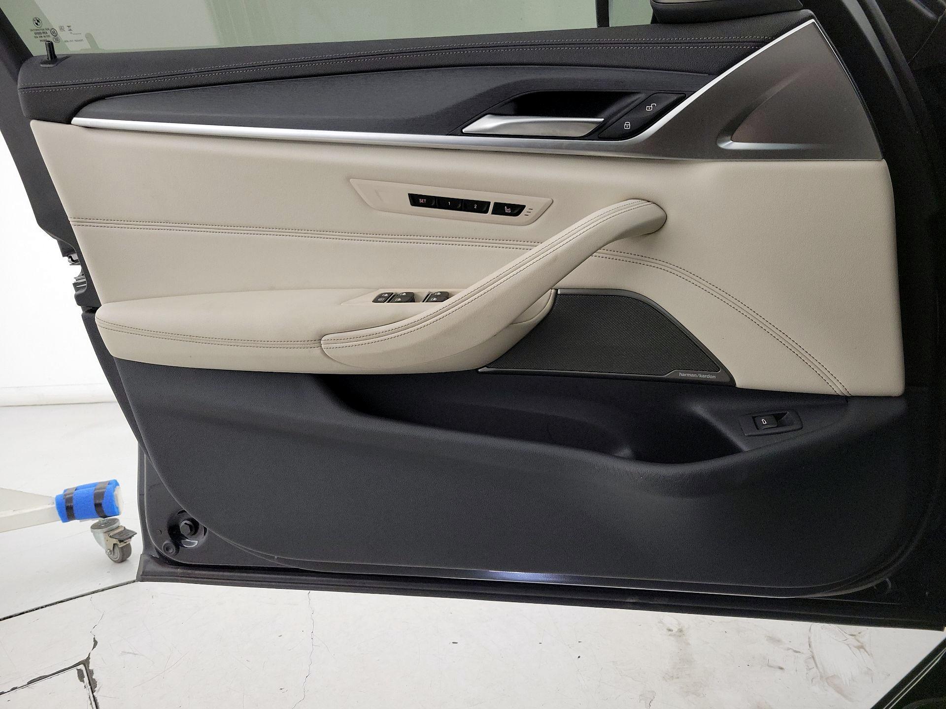 Thumbnail: 2023 BMW 5 Series - 12