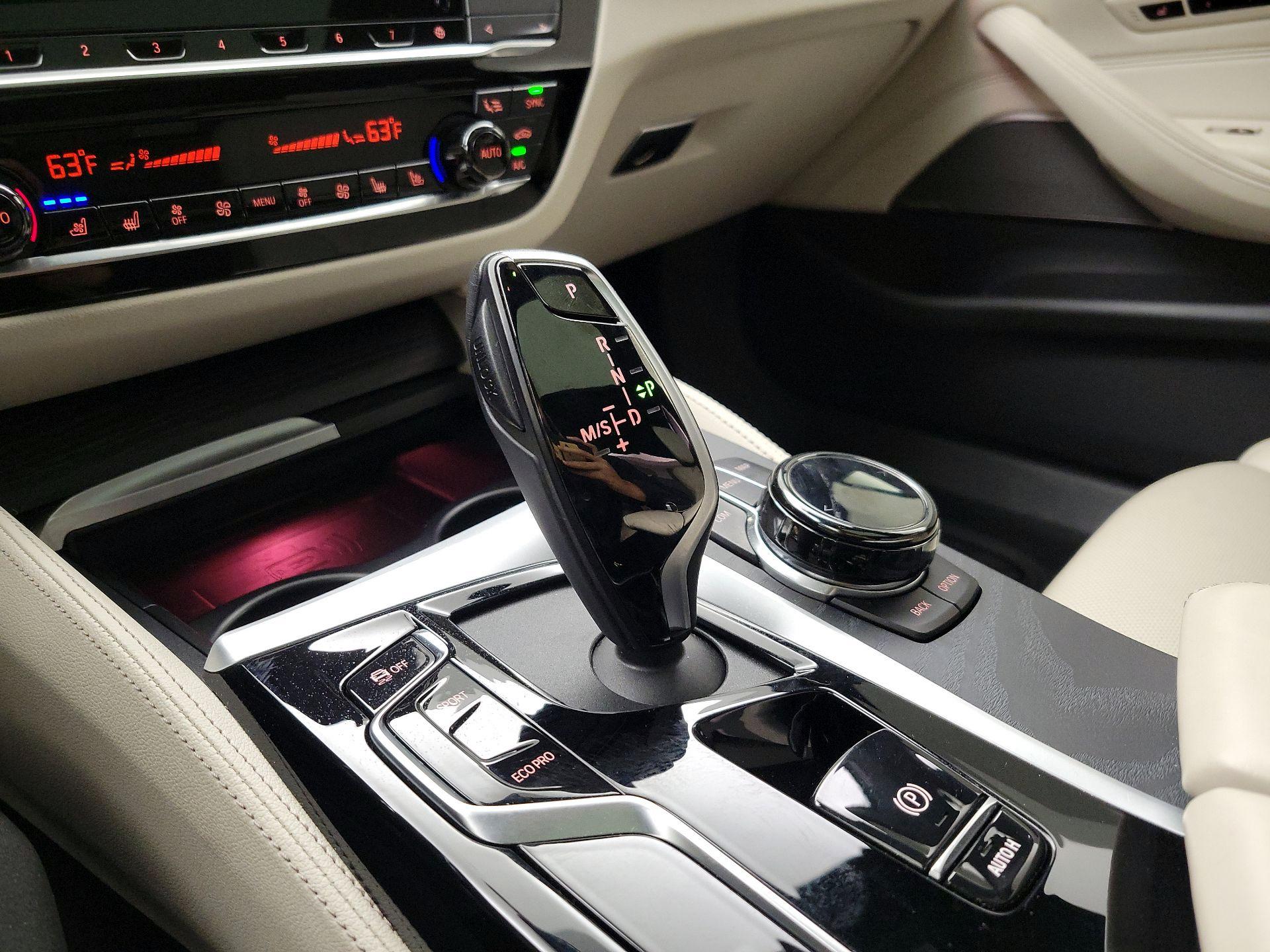 Thumbnail: 2023 BMW 5 Series - 17