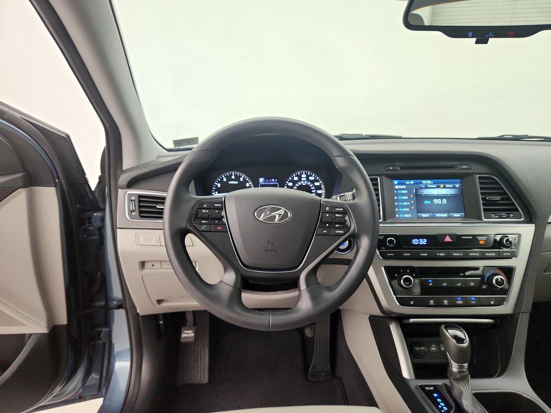 Thumbnail: 2016 Hyundai Sonata - 10