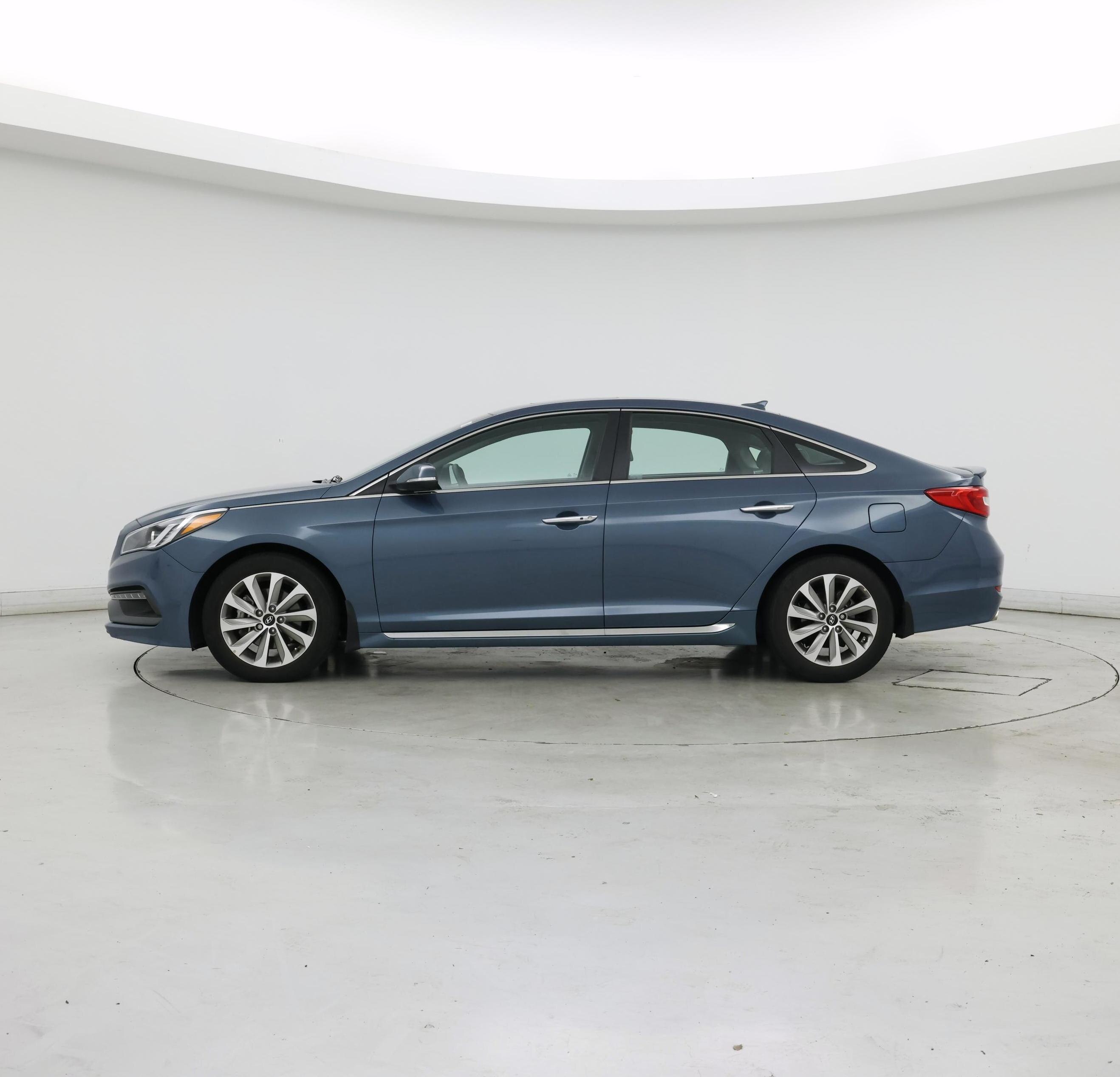 Thumbnail: 2016 Hyundai Sonata - 3
