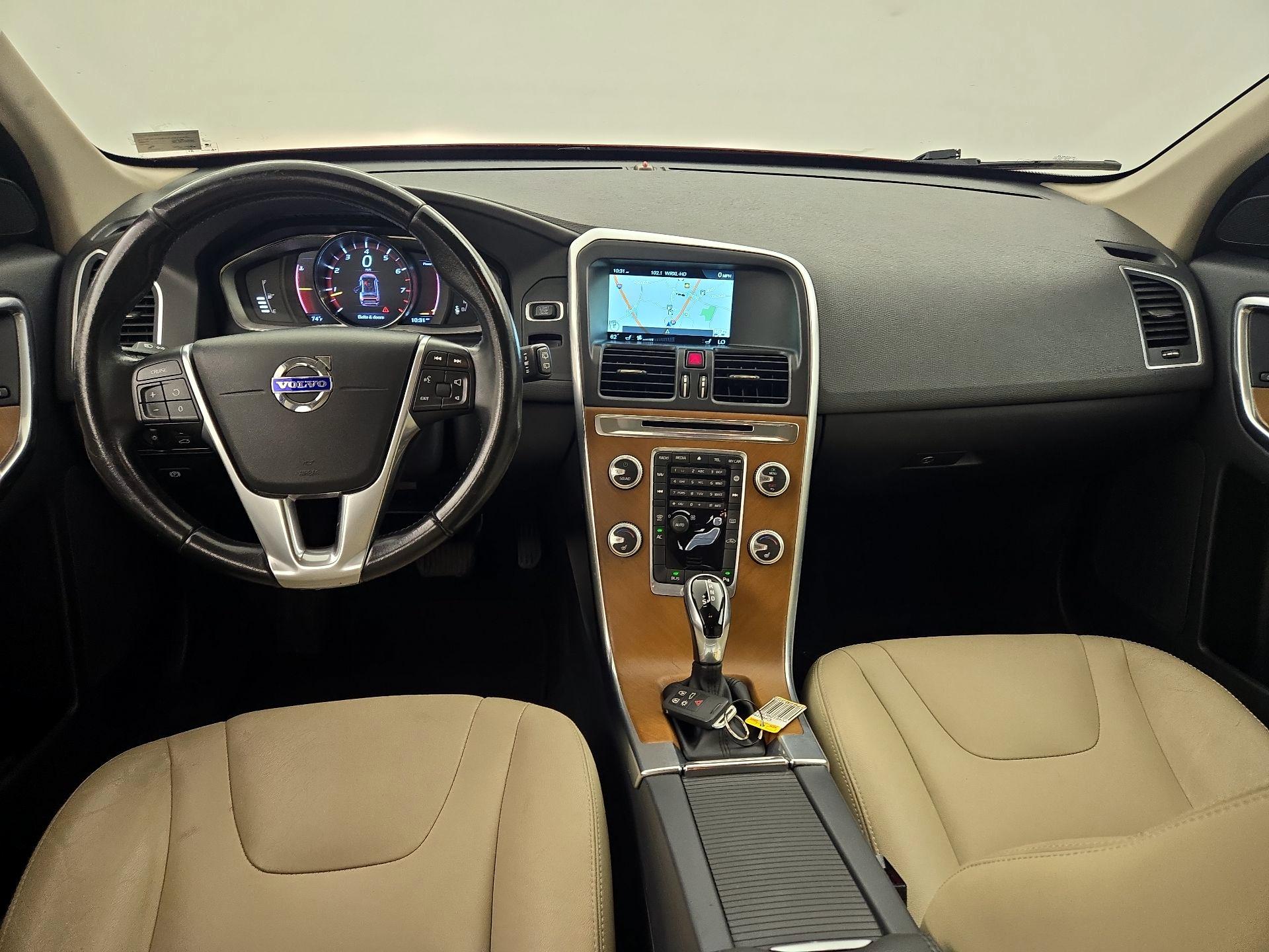 Thumbnail: 2016 Volvo XC60 - 9