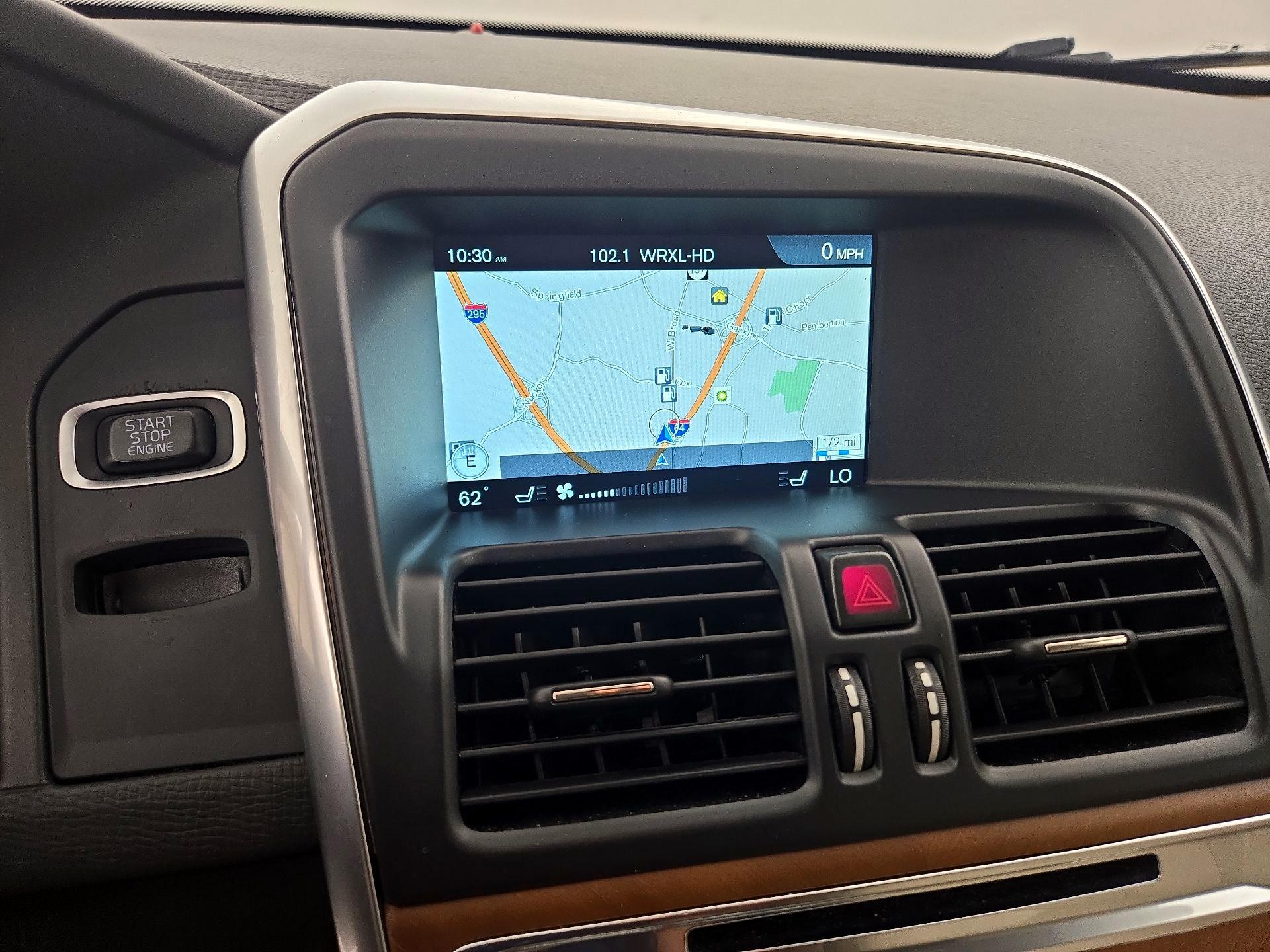 Thumbnail: 2016 Volvo XC60 - 14