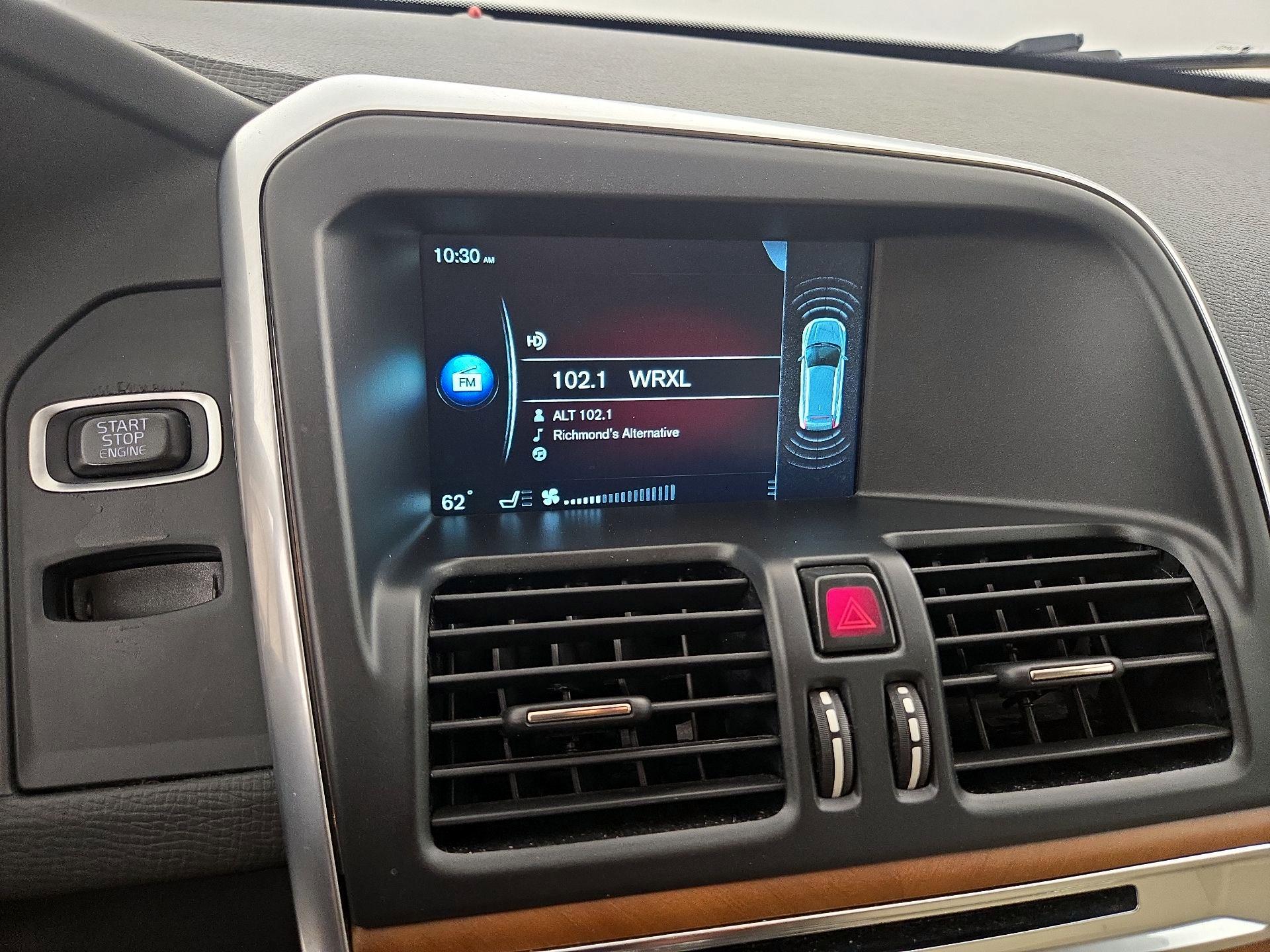 Thumbnail: 2016 Volvo XC60 - 15