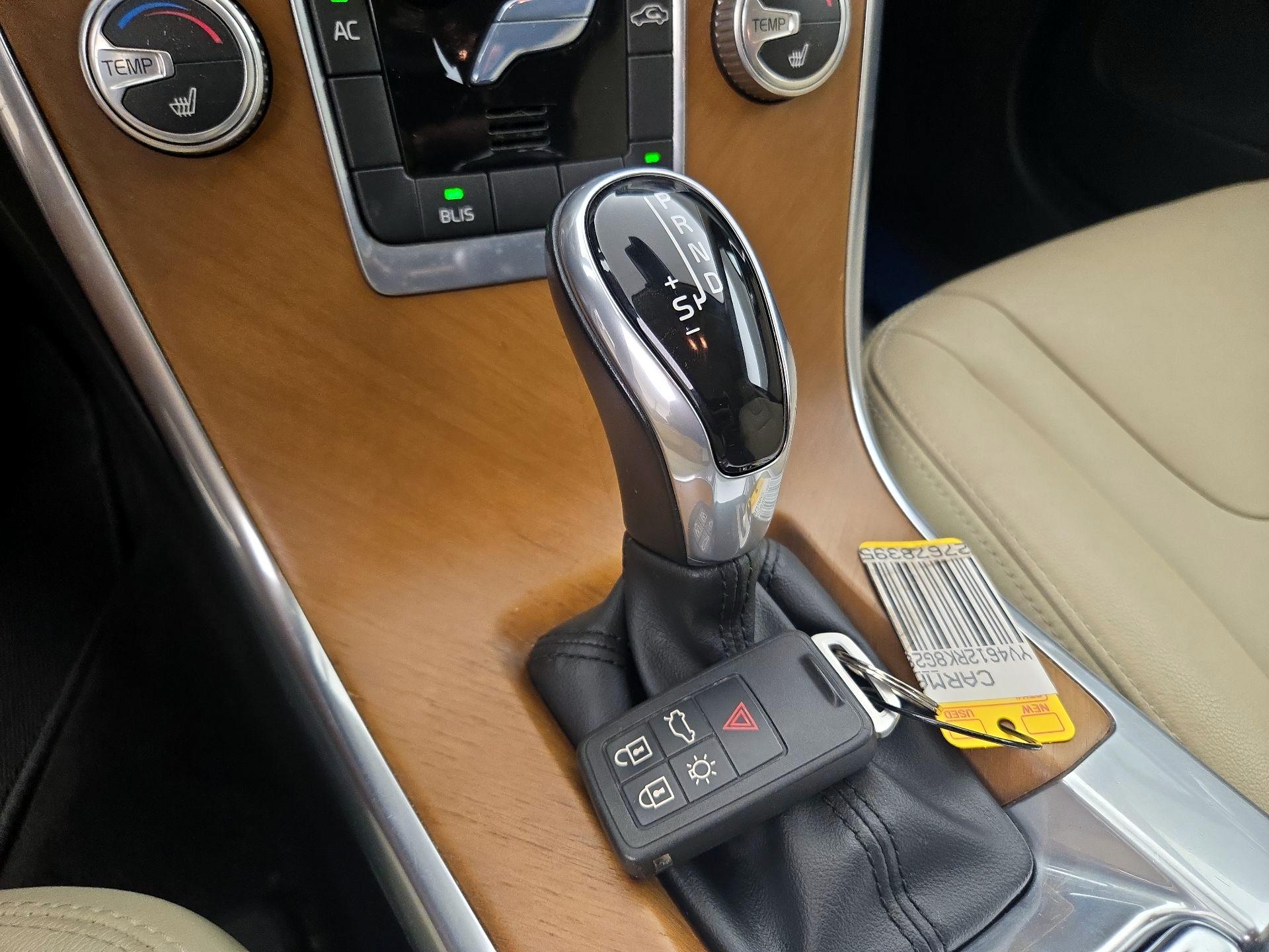 Thumbnail: 2016 Volvo XC60 - 18