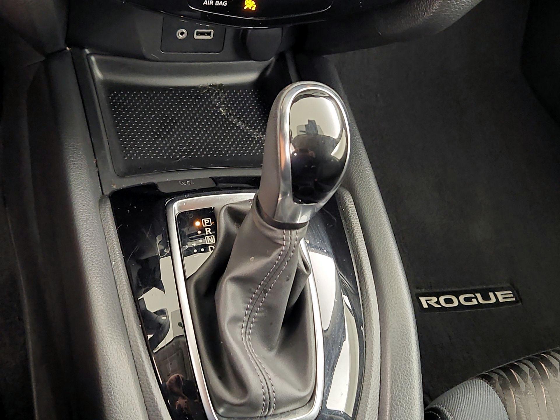 Thumbnail: 2019 Nissan Rogue - 17