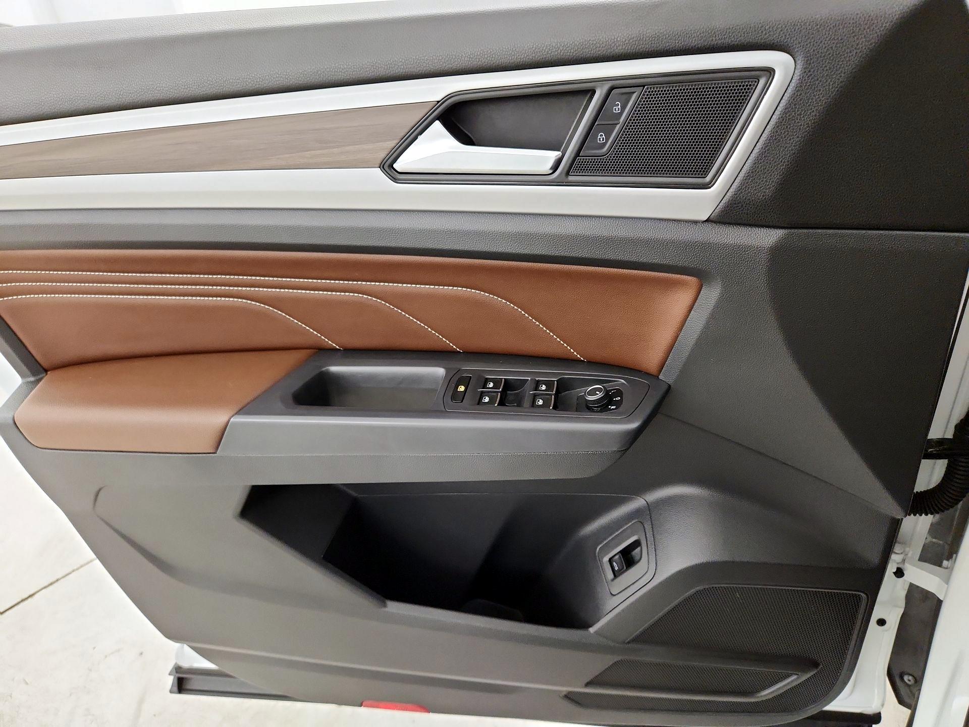 Thumbnail: 2021 Volkswagen Atlas - 12