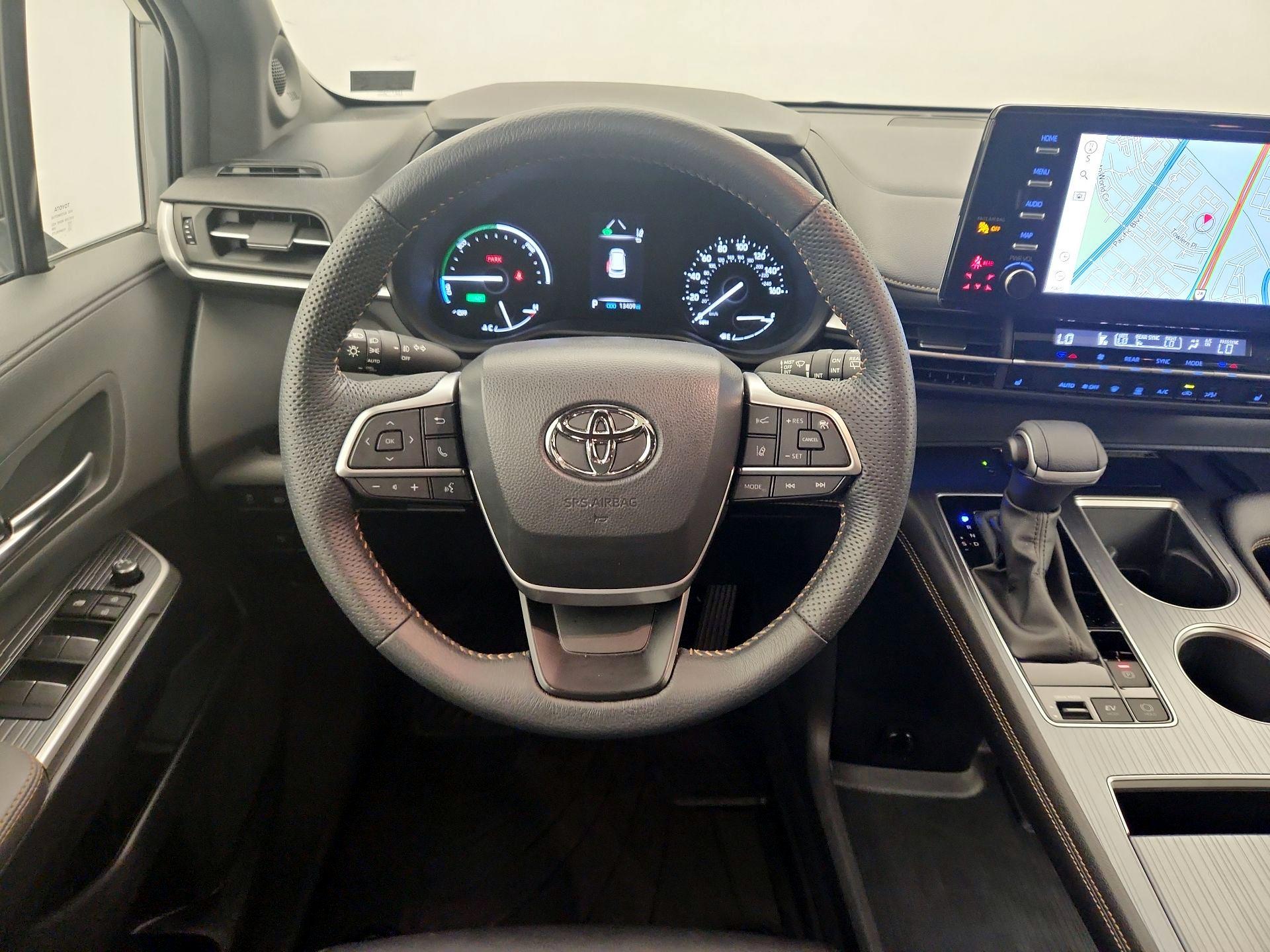 Thumbnail: 2024 Toyota Sienna - 10