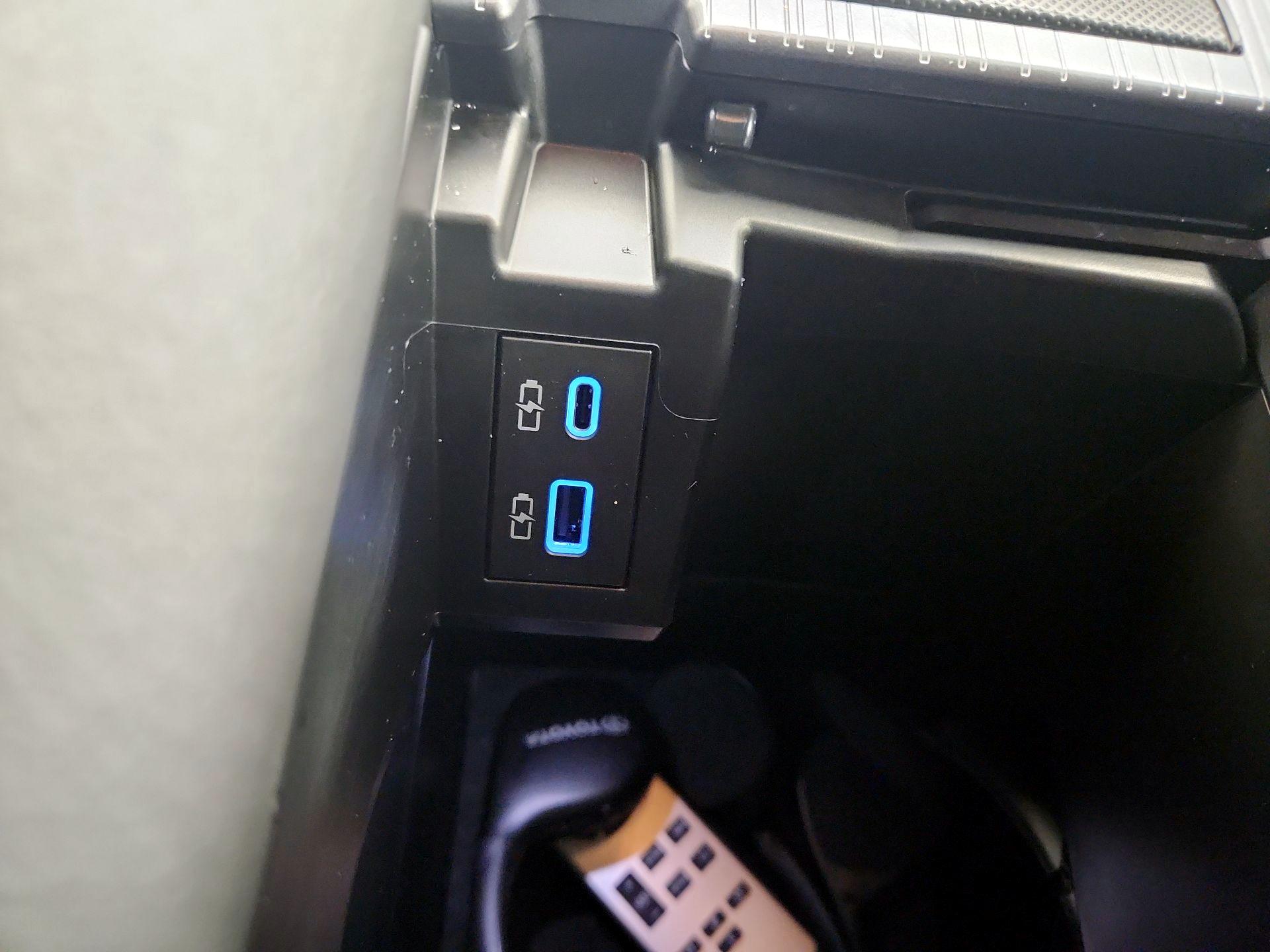 Thumbnail: 2024 Toyota Sienna - 19