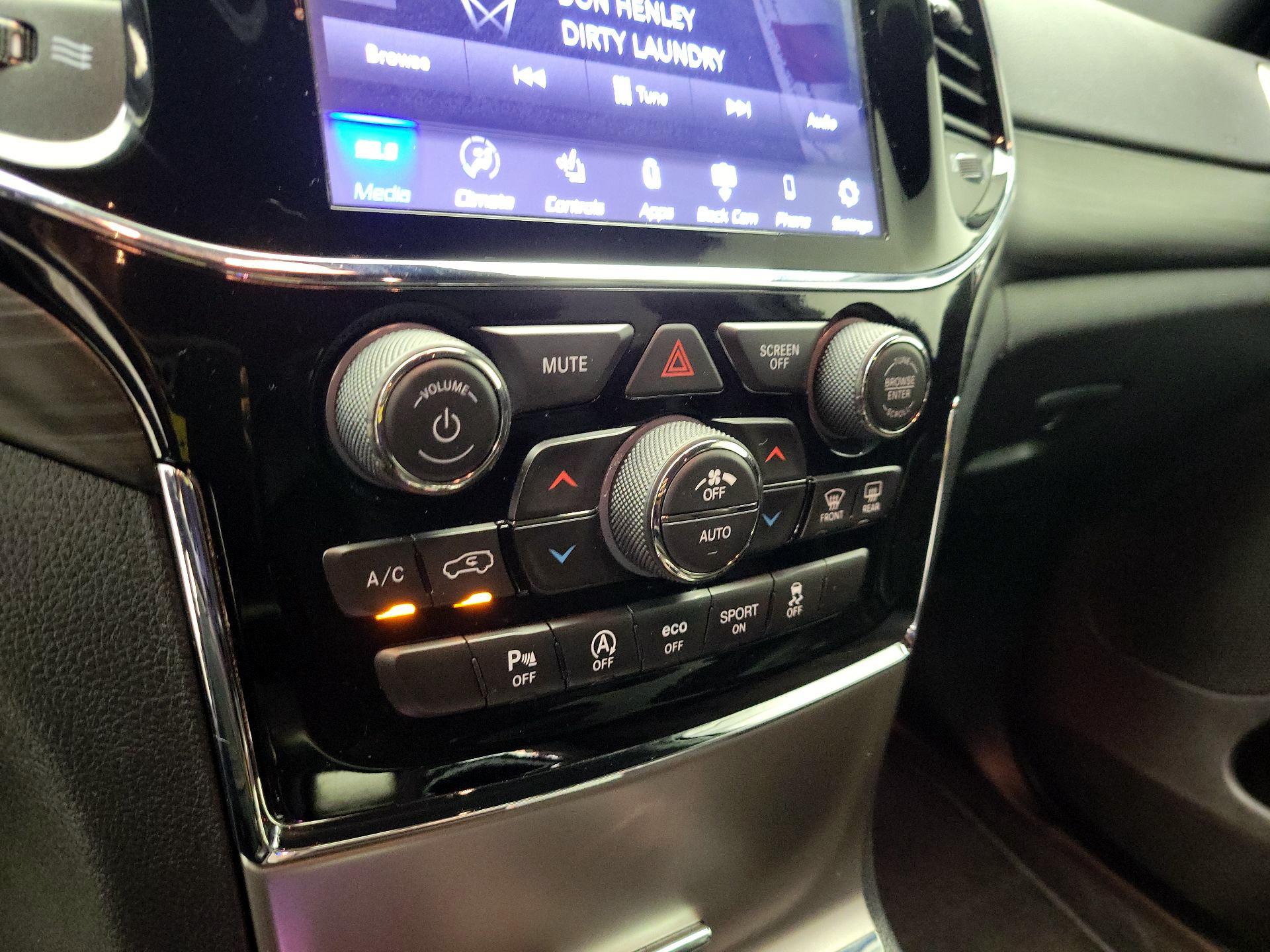 Thumbnail: 2020 Jeep Grand Cherokee - 15