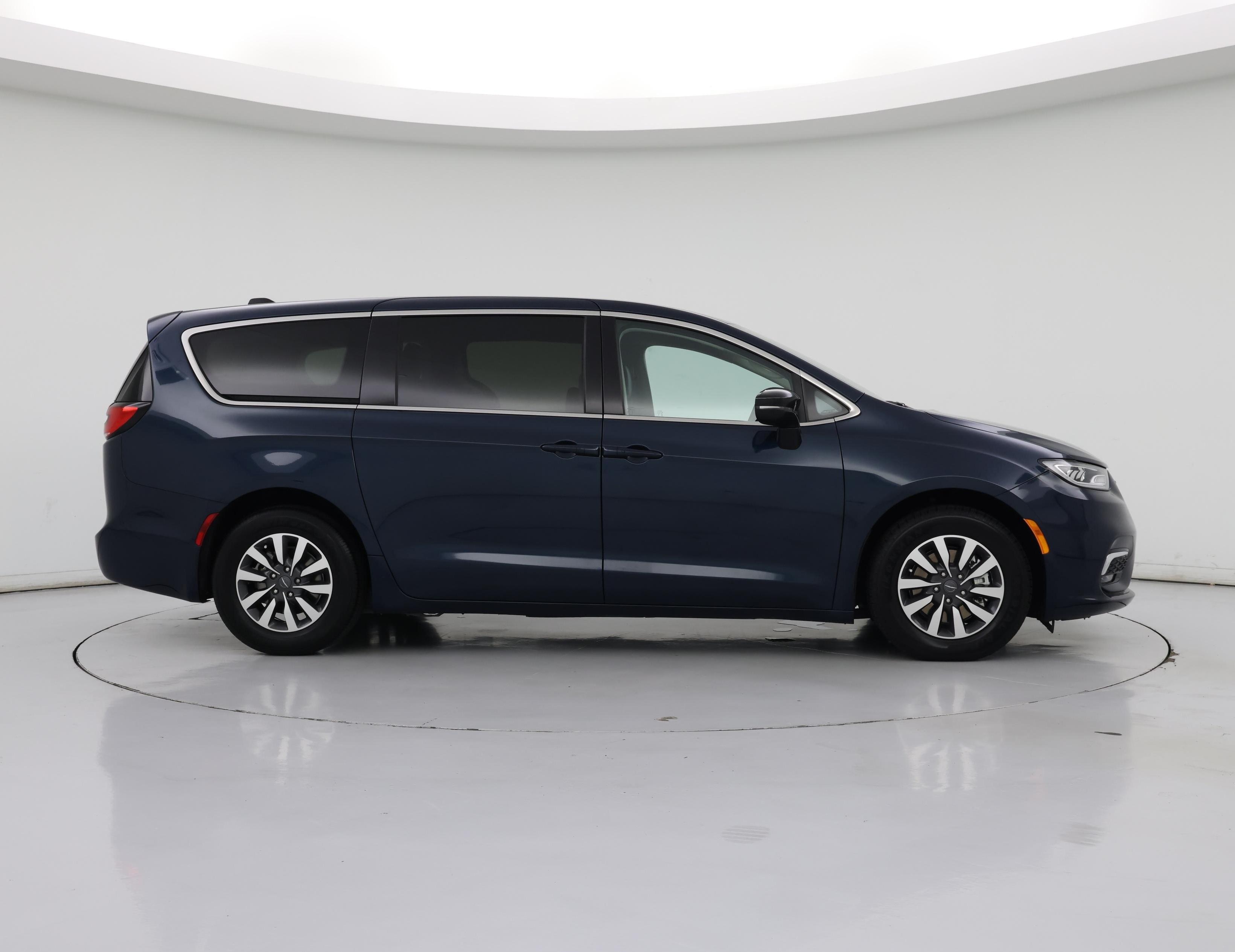 Thumbnail: 2024 Chrysler Pacifica - 7