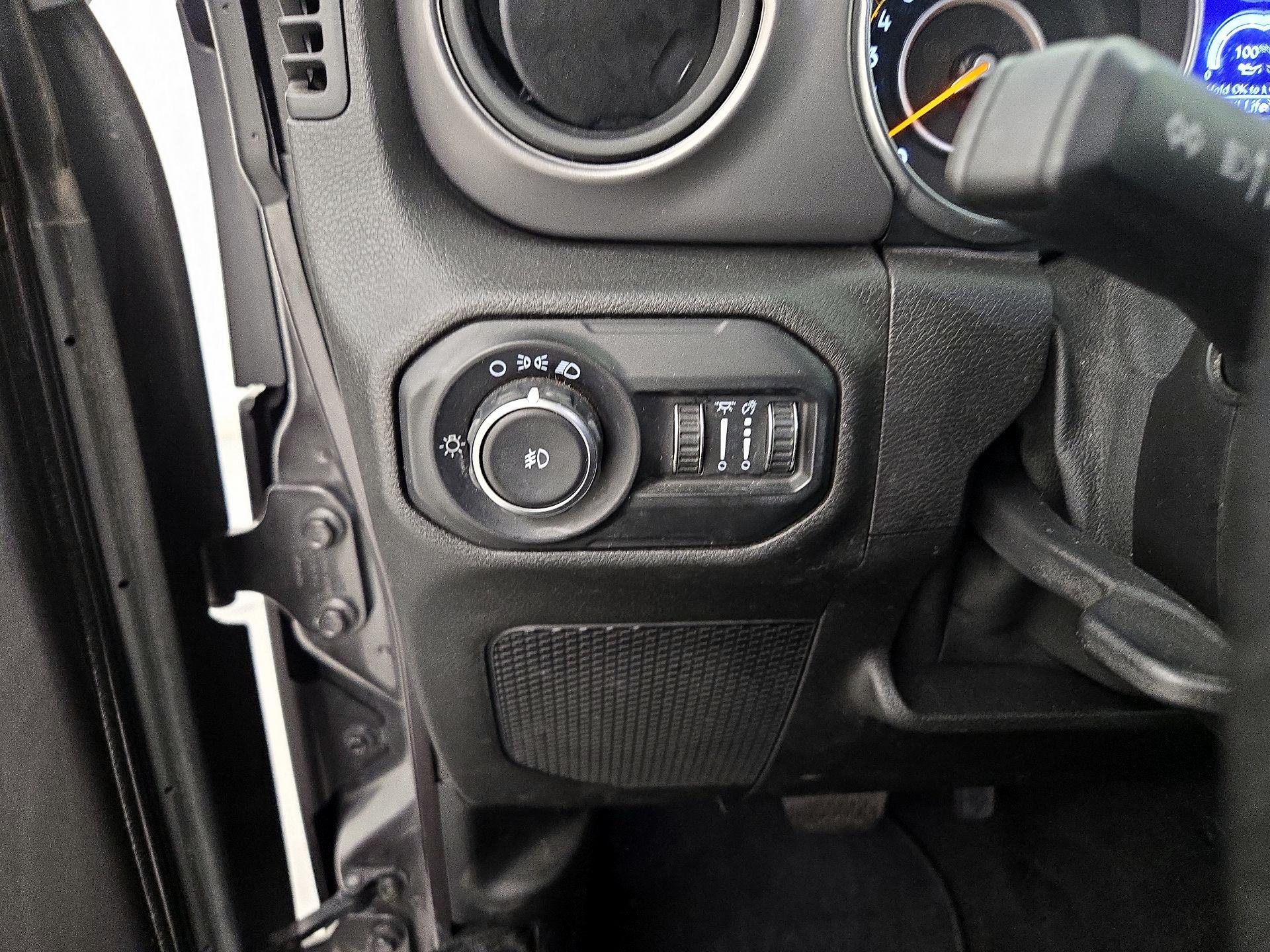 Thumbnail: 2021 Jeep Wrangler - 13