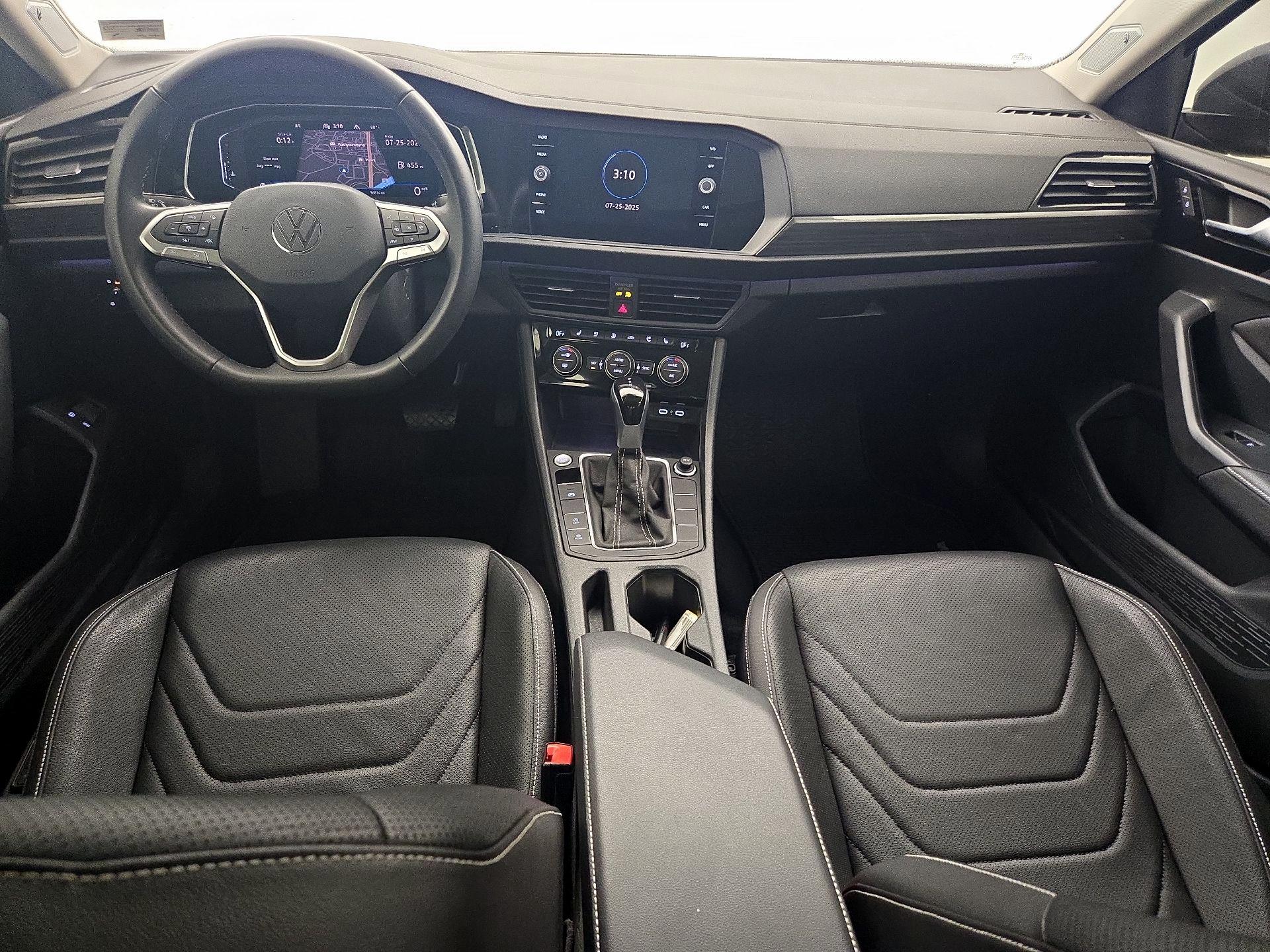 Thumbnail: 2024 Volkswagen Jetta - 9