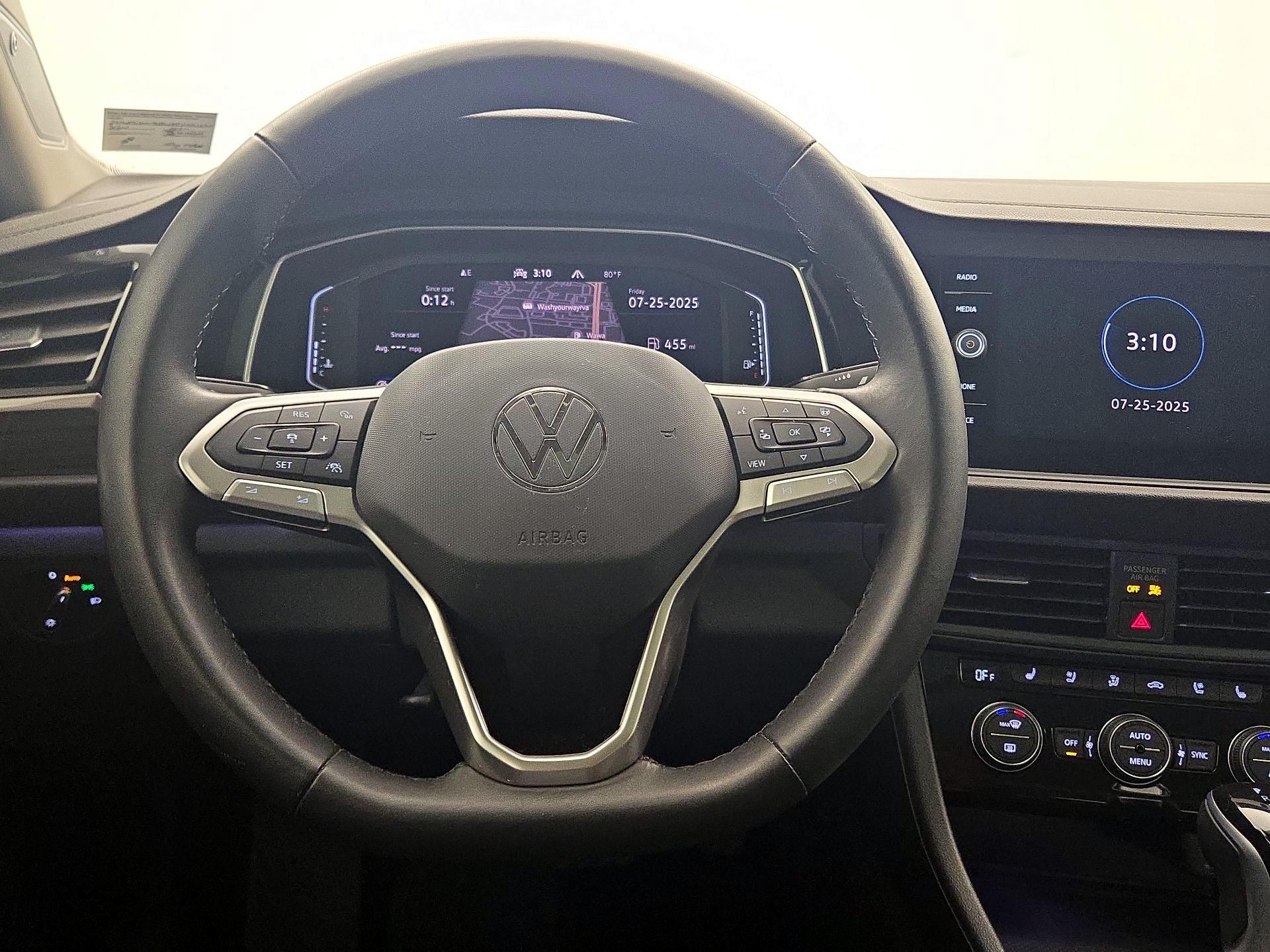 Thumbnail: 2024 Volkswagen Jetta - 10
