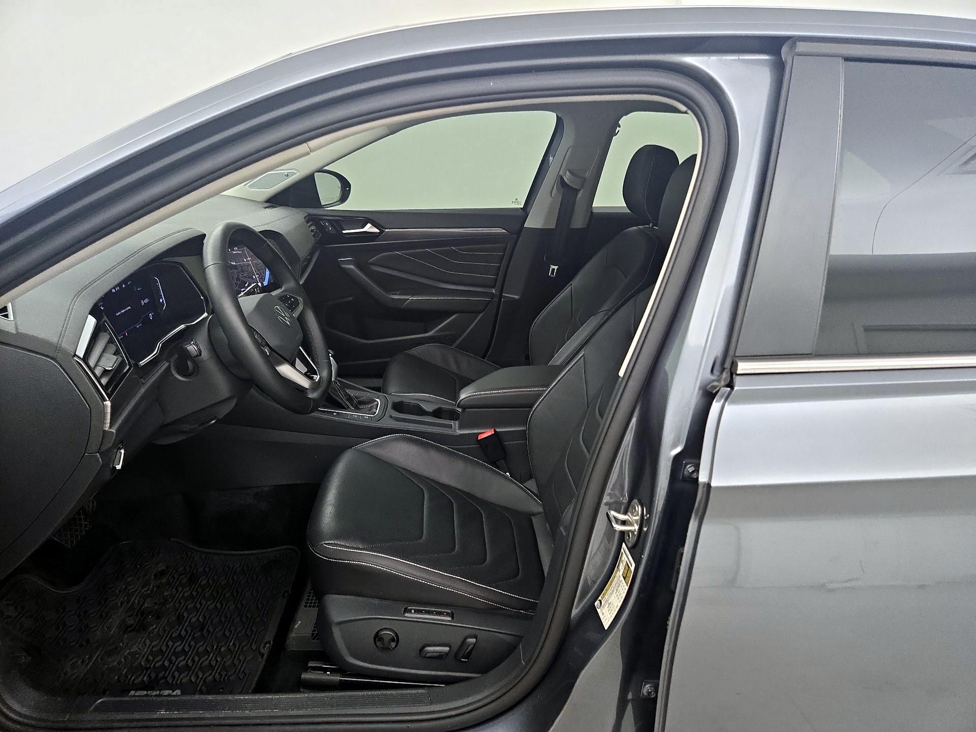 Thumbnail: 2024 Volkswagen Jetta - 11