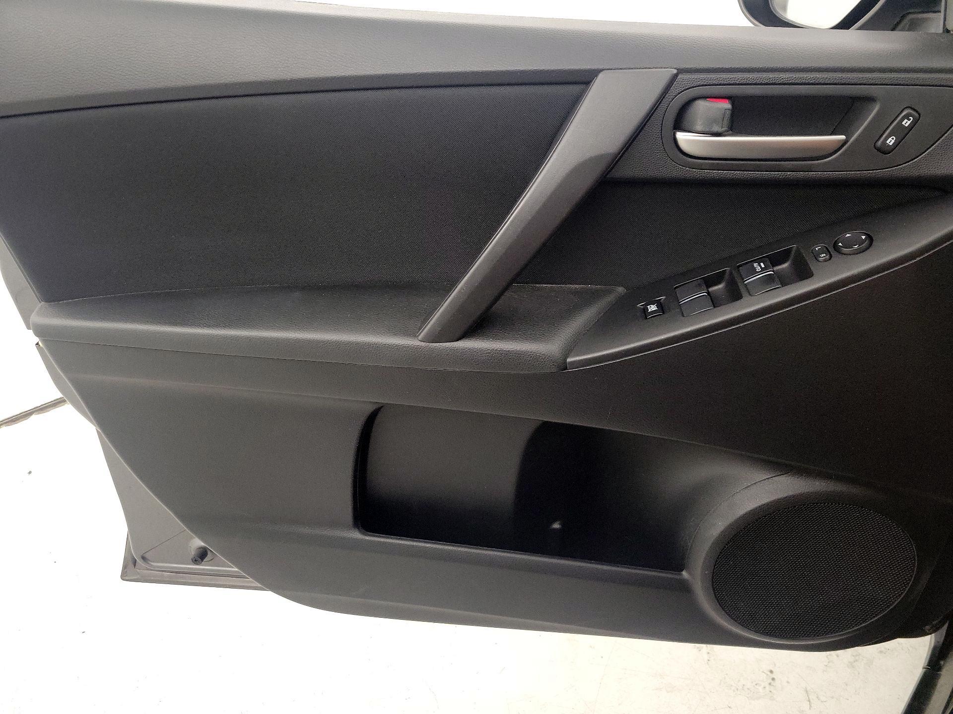 Thumbnail: 2013 Mazda Mazda3 - 12