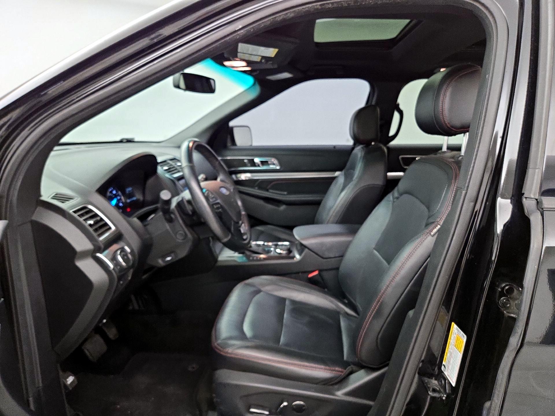 Thumbnail: 2016 Ford Explorer - 11