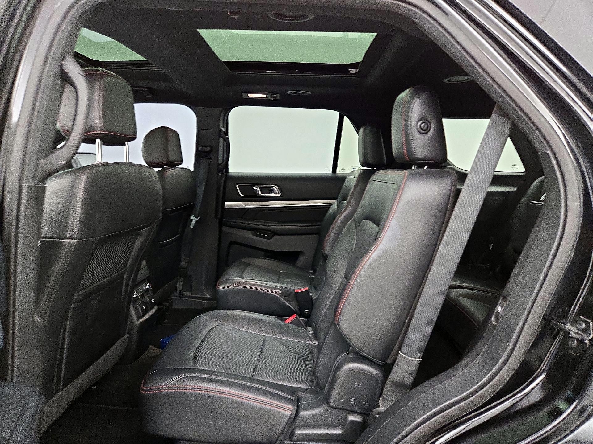 Thumbnail: 2016 Ford Explorer - 20