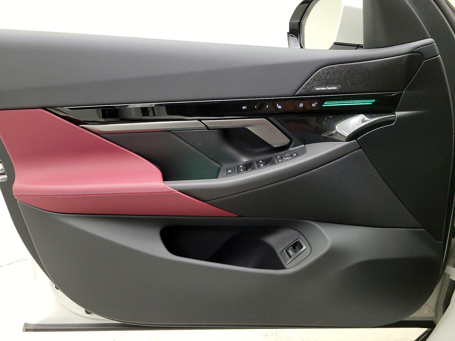 Thumbnail: 2025 BMW 5 Series - 12