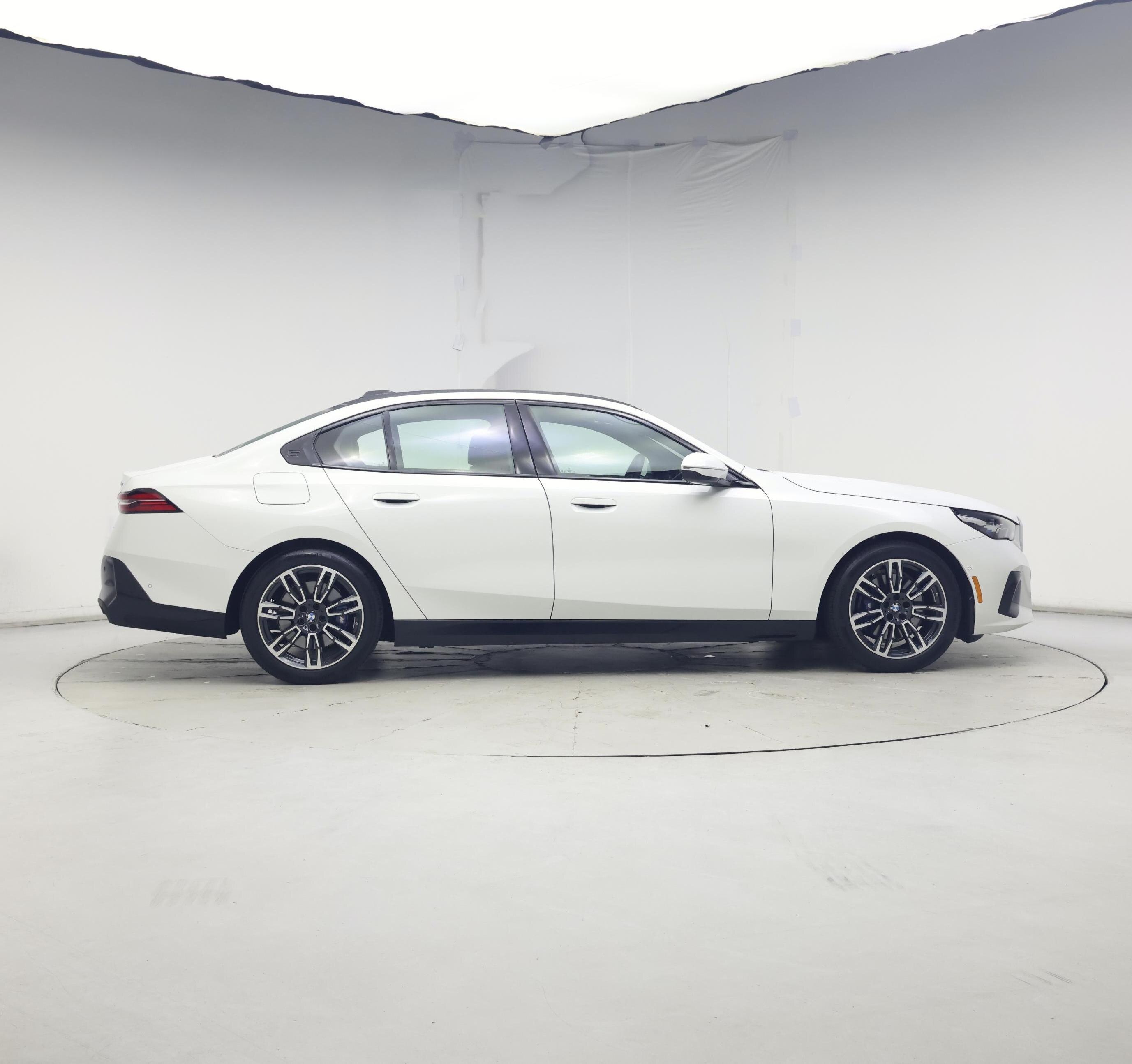 Thumbnail: 2025 BMW 5 Series - 7