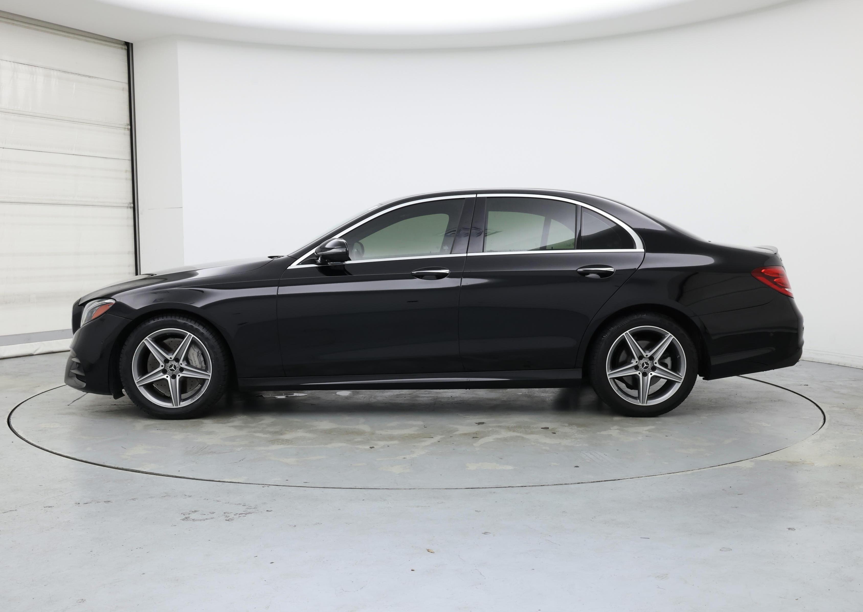 Thumbnail: 2020 Mercedes-Benz E-Class - 3