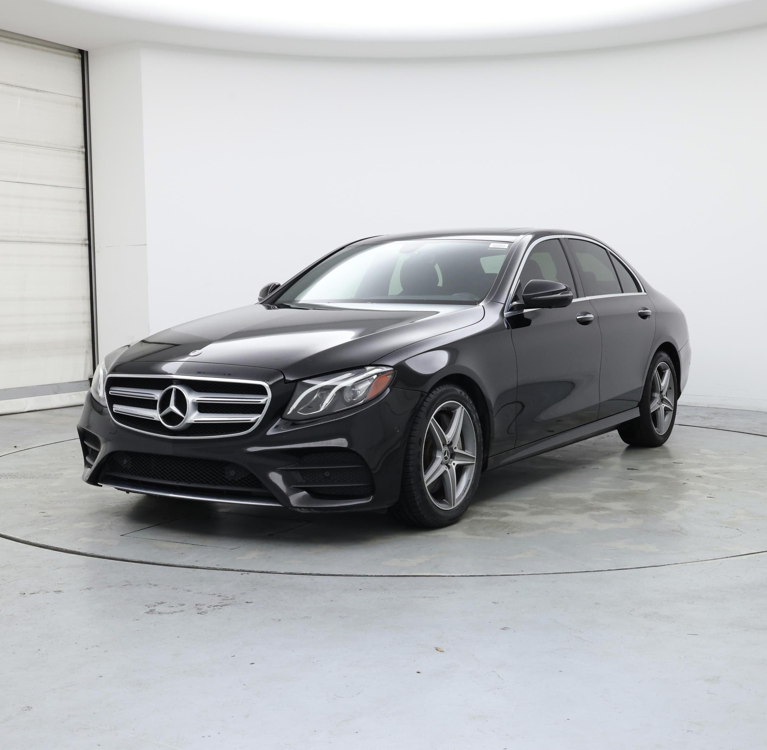 Thumbnail: 2020 Mercedes-Benz E-Class - 4