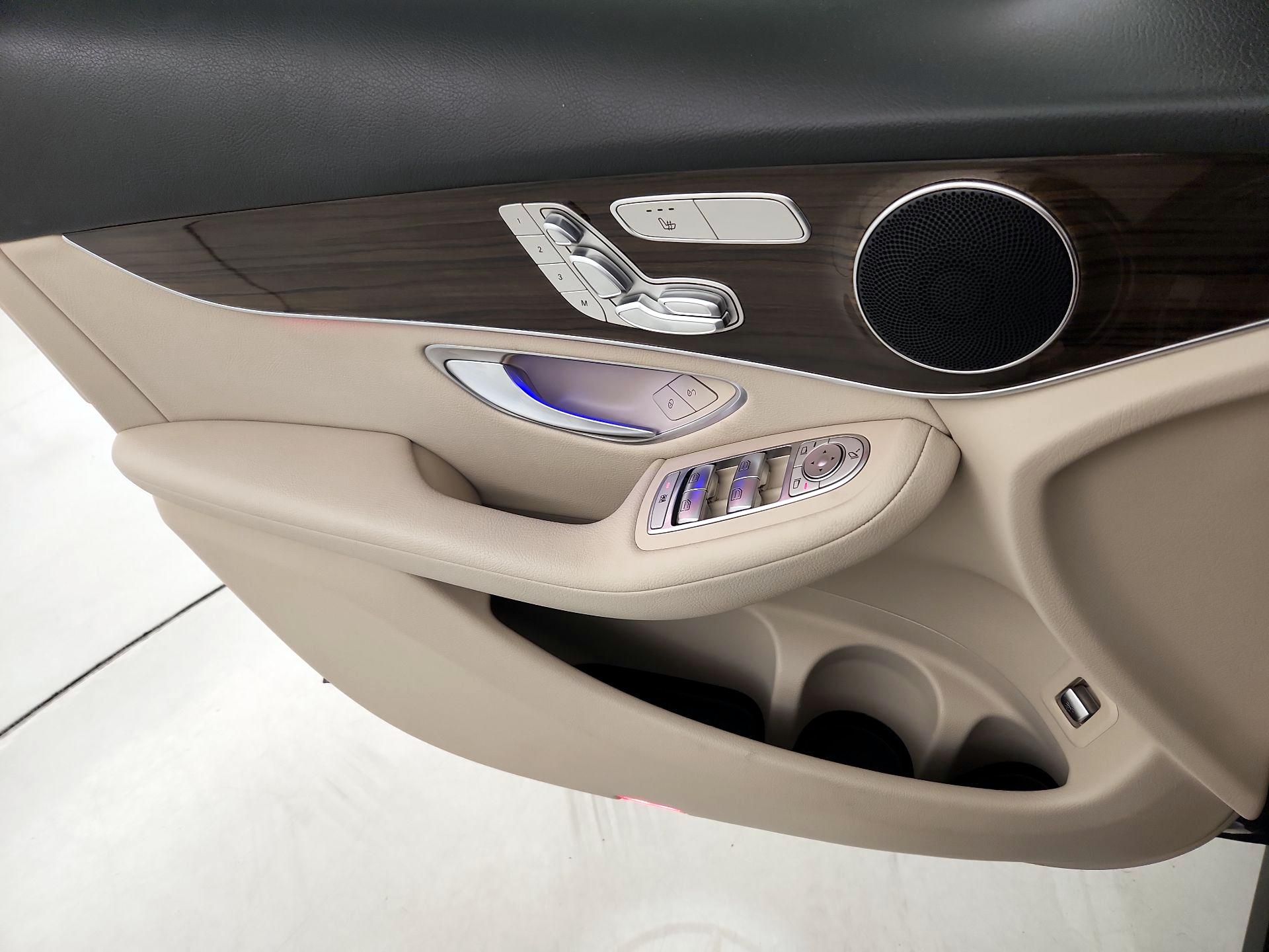 Thumbnail: 2021 Mercedes-Benz GLC - 12