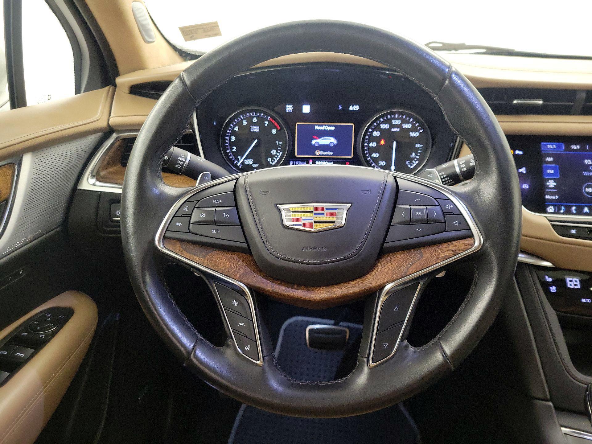 Thumbnail: 2020 Cadillac XT5 - 10