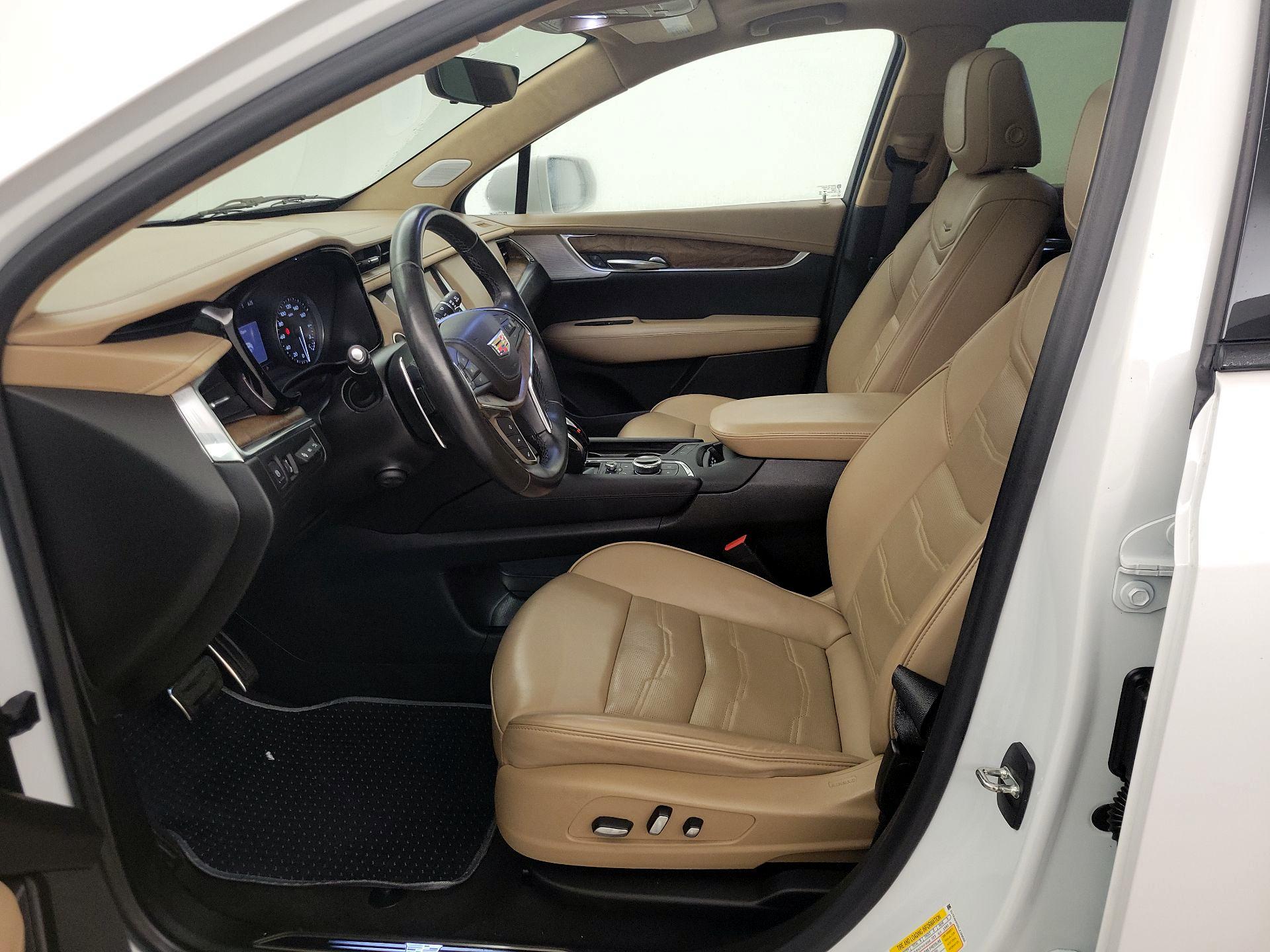 Thumbnail: 2020 Cadillac XT5 - 11