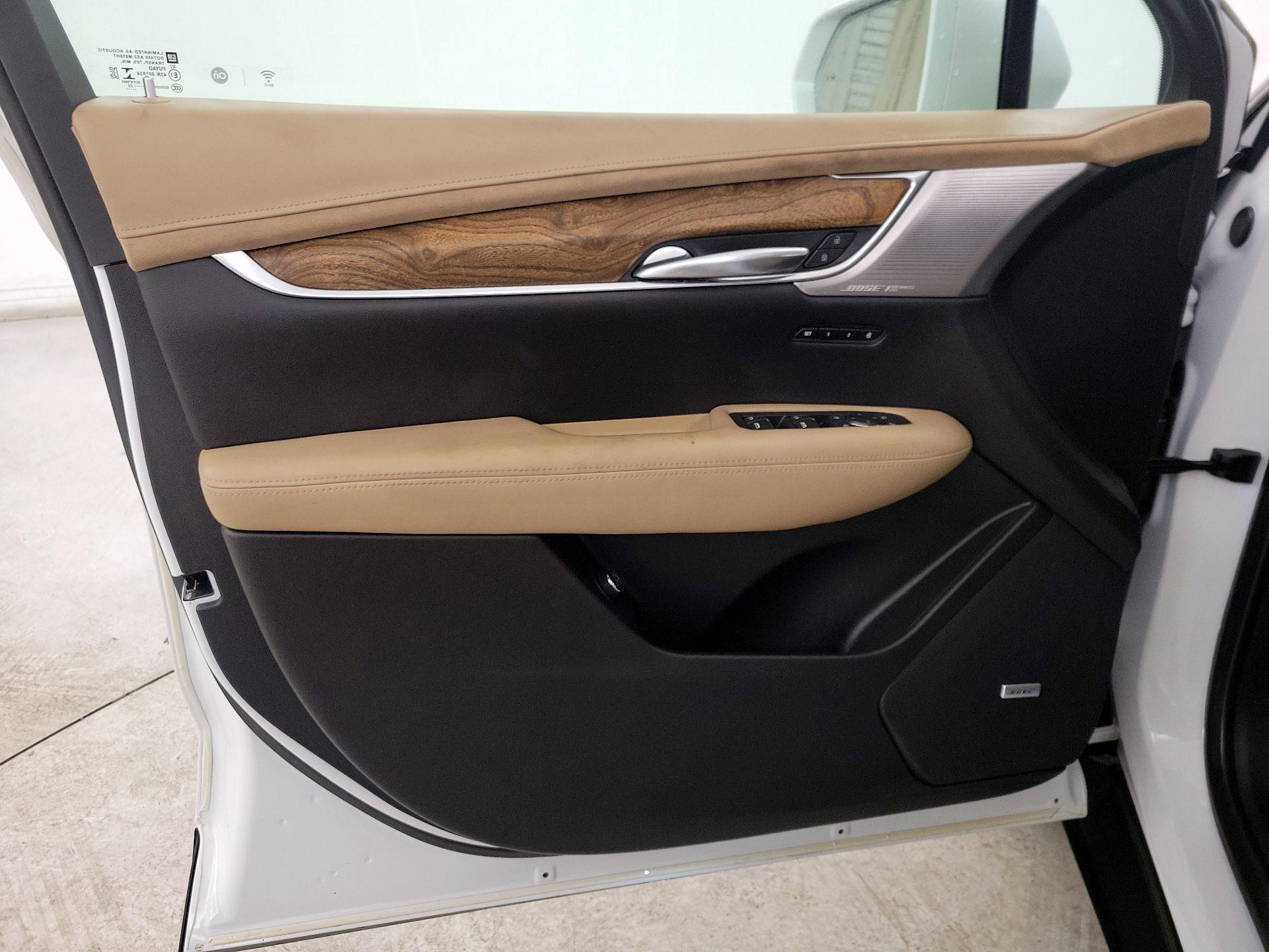 Thumbnail: 2020 Cadillac XT5 - 12