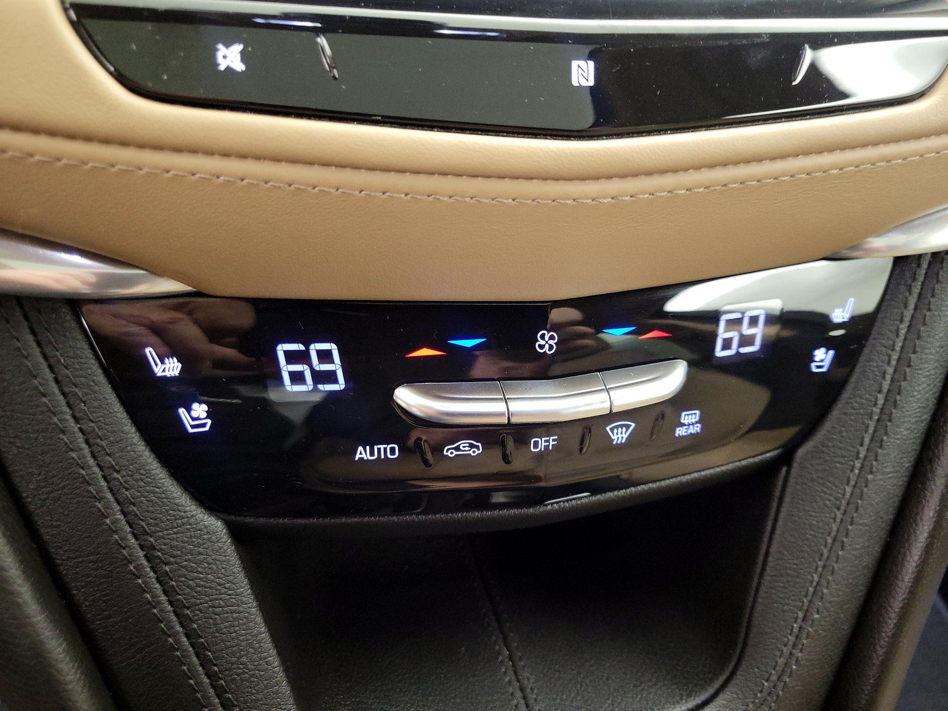 Thumbnail: 2020 Cadillac XT5 - 17