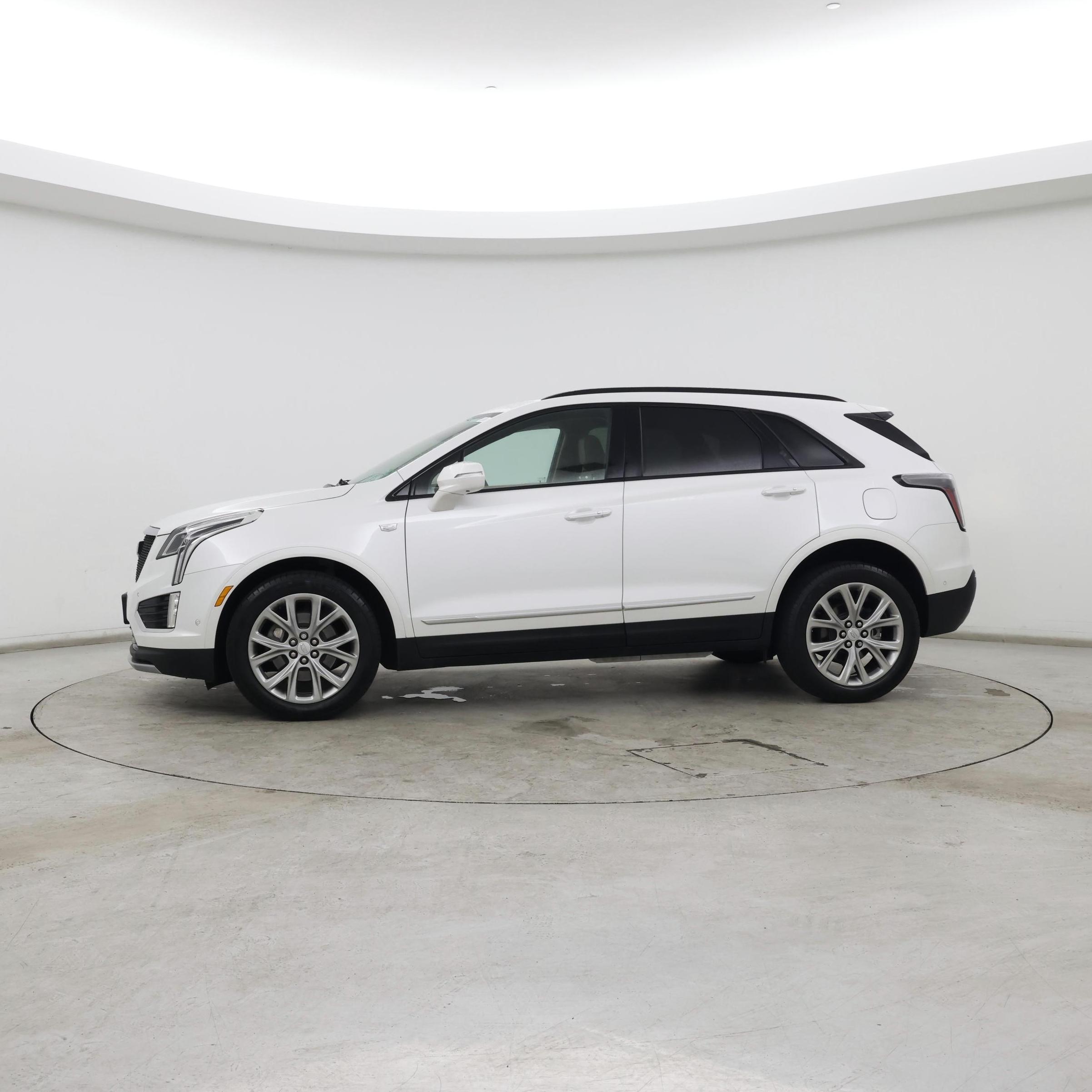 Thumbnail: 2020 Cadillac XT5 - 3