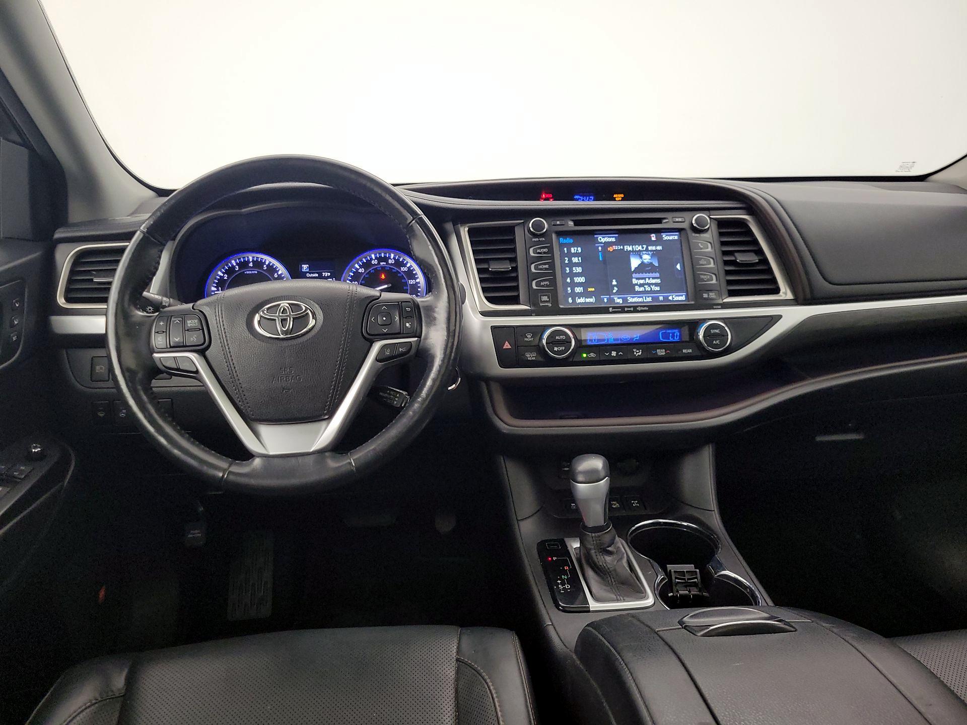 Thumbnail: 2017 Toyota Highlander - 9