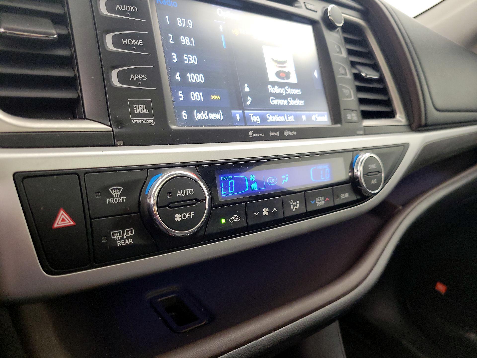 Thumbnail: 2017 Toyota Highlander - 17
