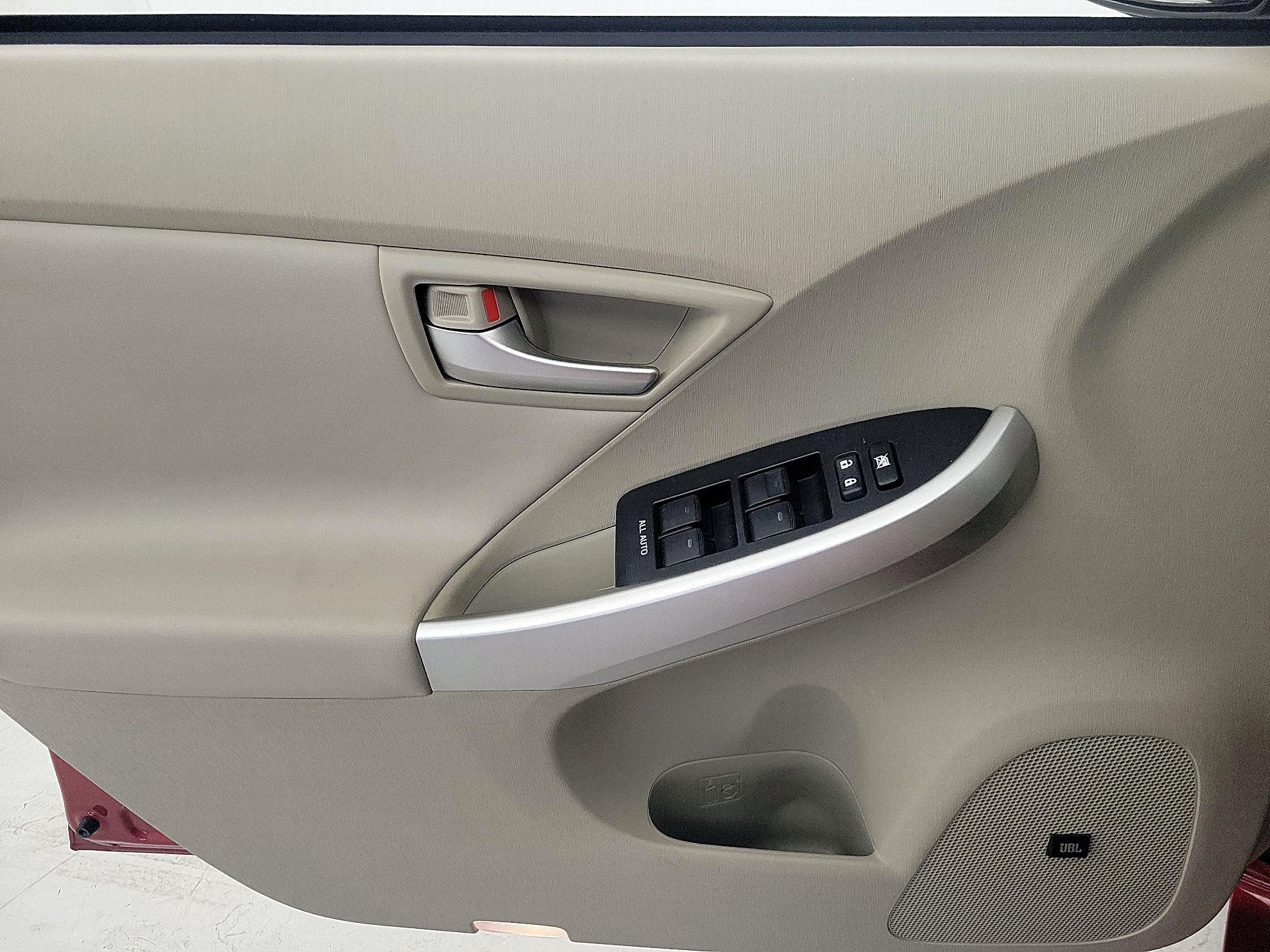 Thumbnail: 2015 Toyota Prius - 12