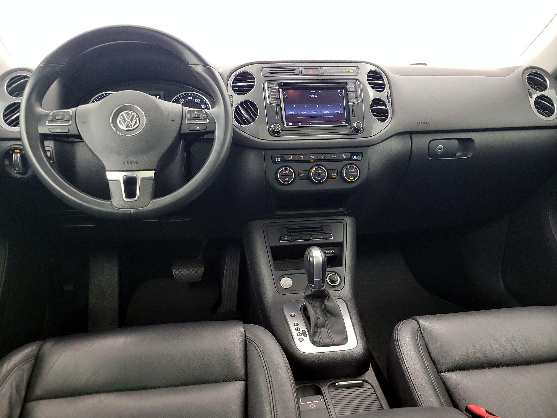 Thumbnail: 2017 Volkswagen Tiguan - 9