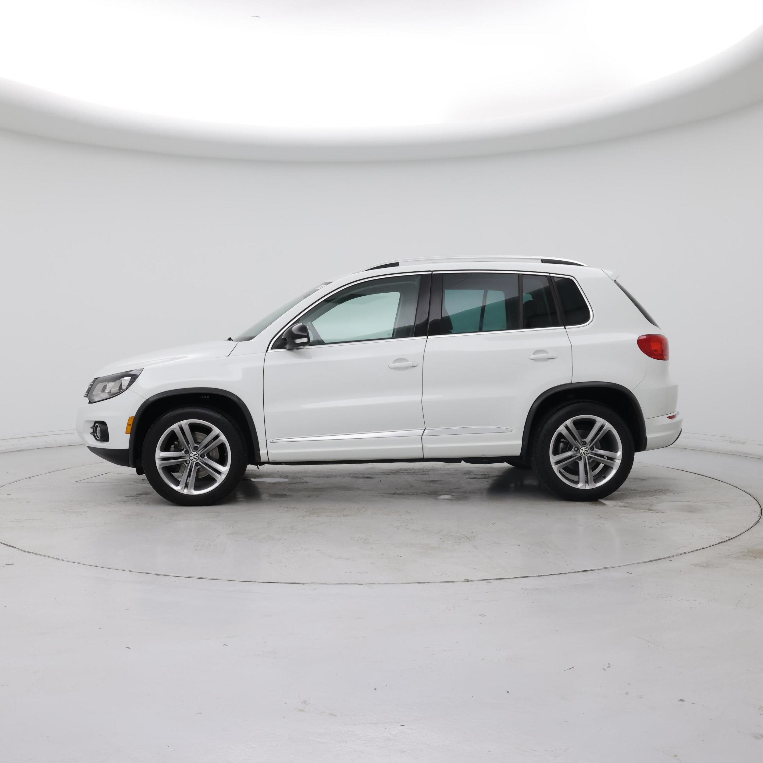 Thumbnail: 2017 Volkswagen Tiguan - 3