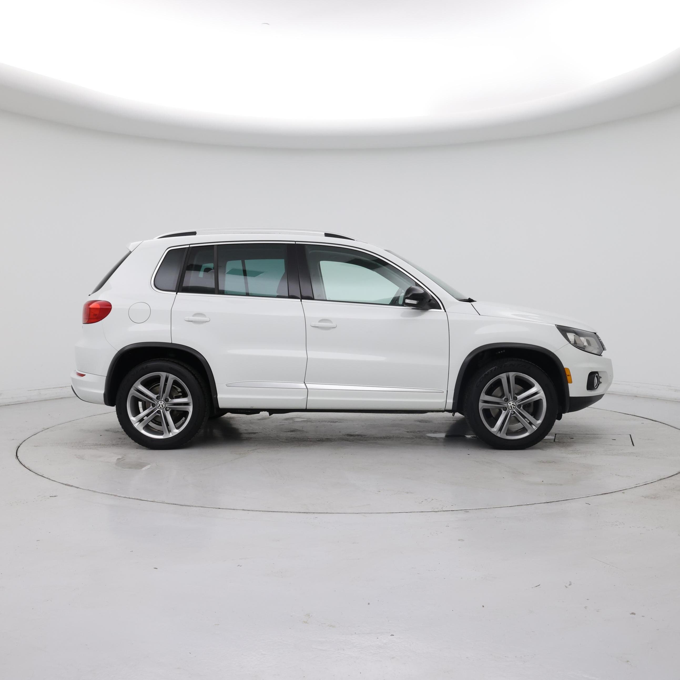 Thumbnail: 2017 Volkswagen Tiguan - 7