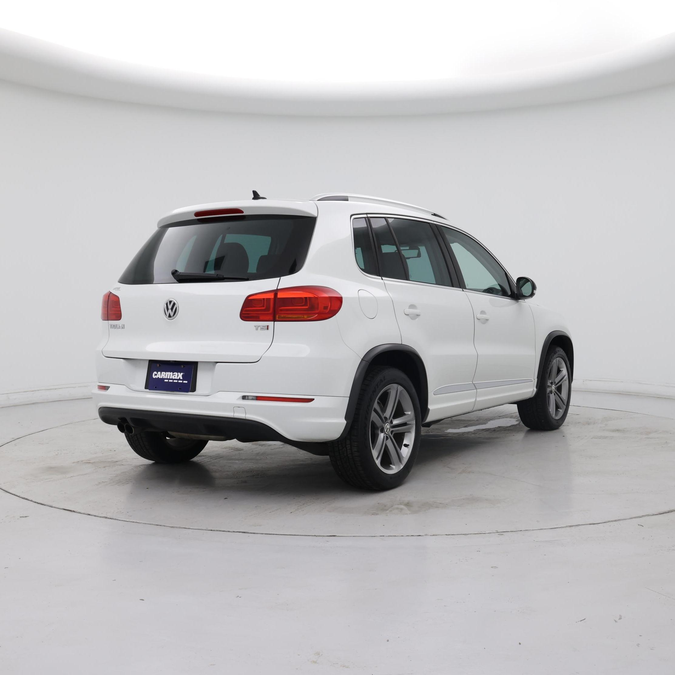 Thumbnail: 2017 Volkswagen Tiguan - 8