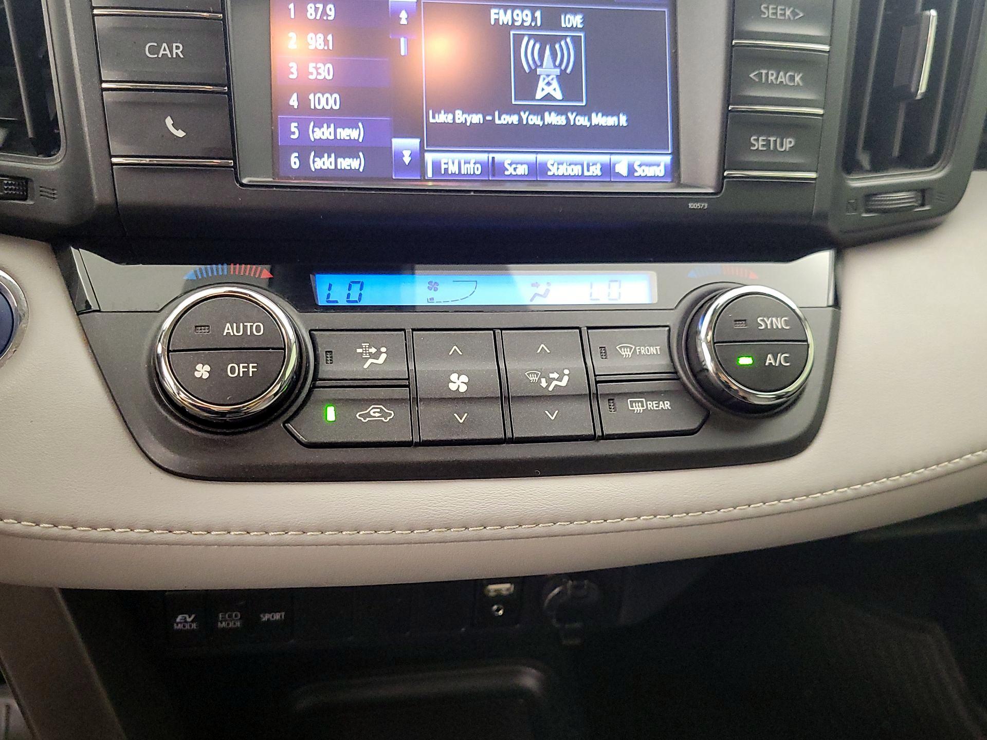 Thumbnail: 2018 Toyota RAV4 - 16