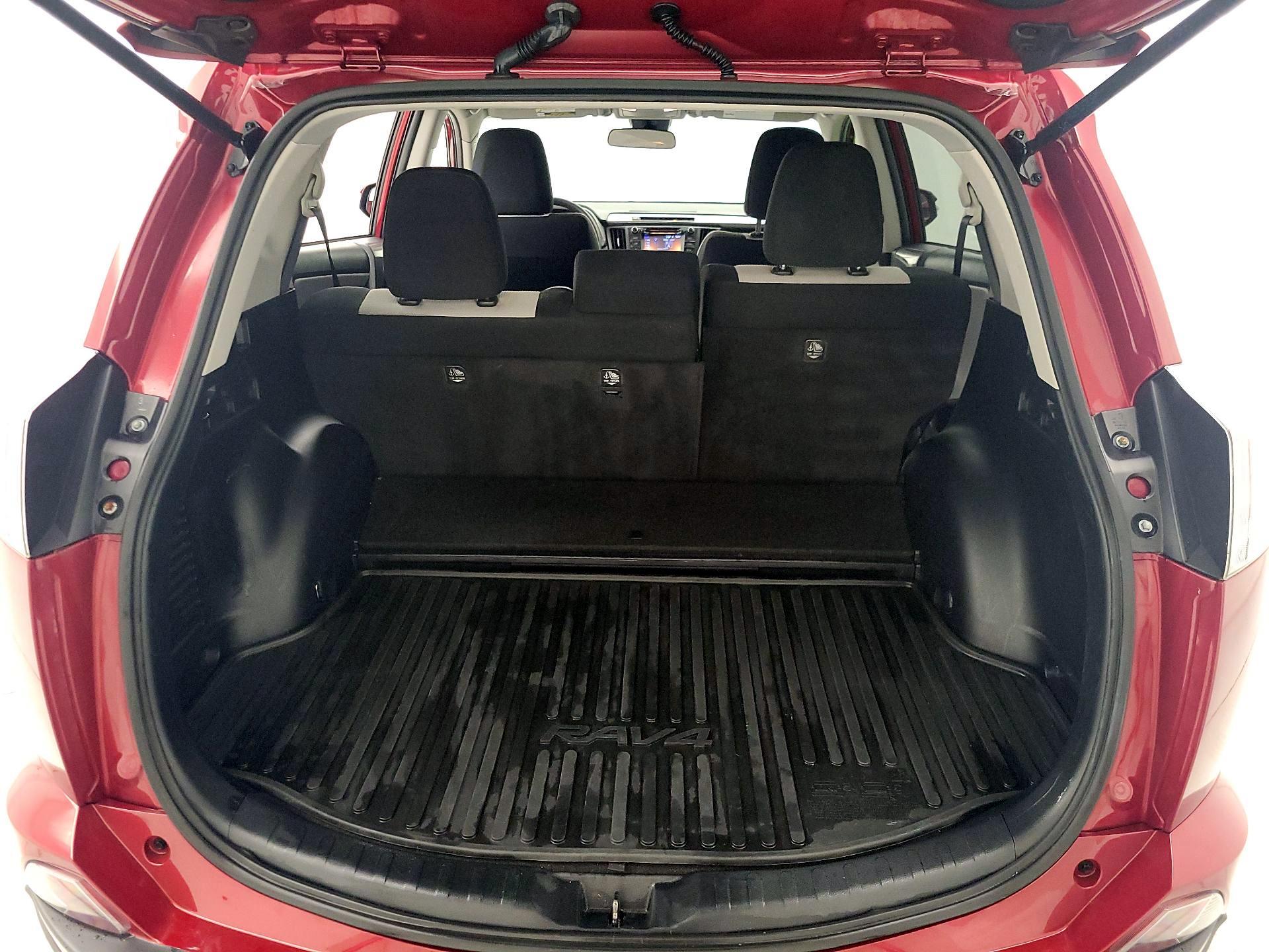 Thumbnail: 2018 Toyota RAV4 - 20