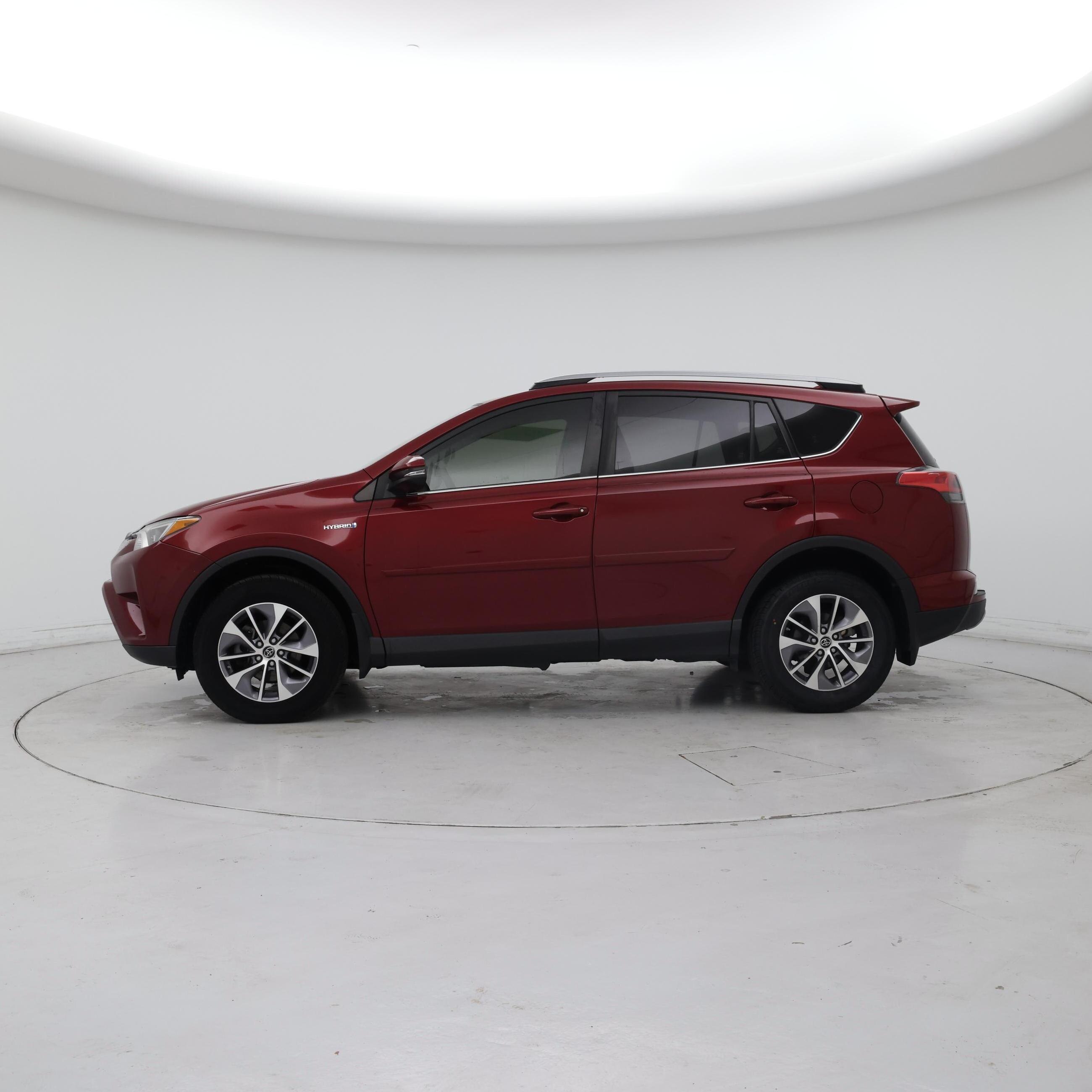Thumbnail: 2018 Toyota RAV4 - 3