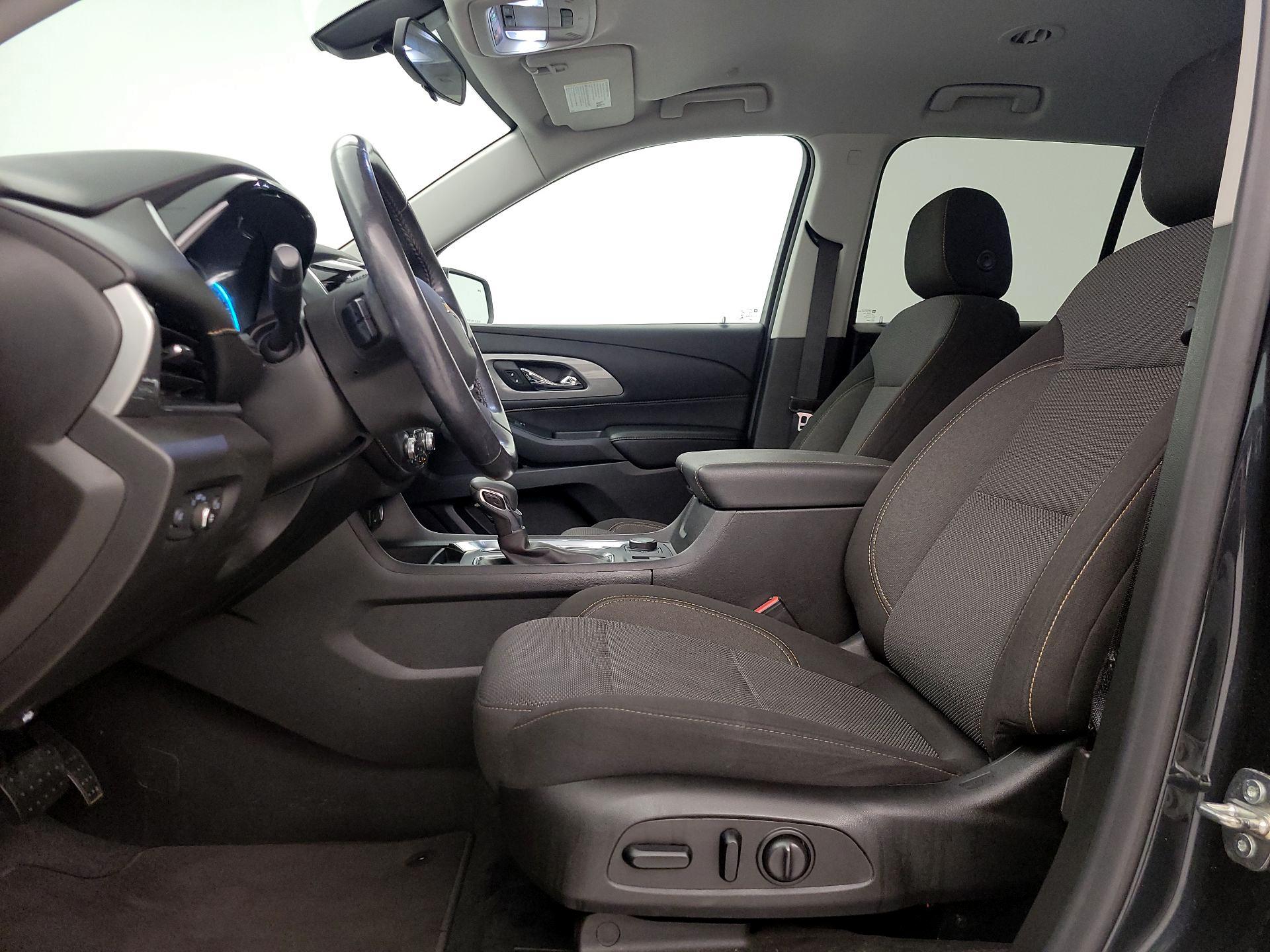 Thumbnail: 2021 Chevrolet Traverse - 11