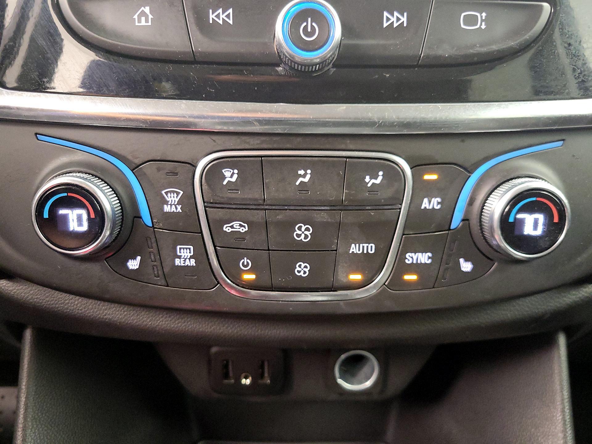 Thumbnail: 2021 Chevrolet Traverse - 16