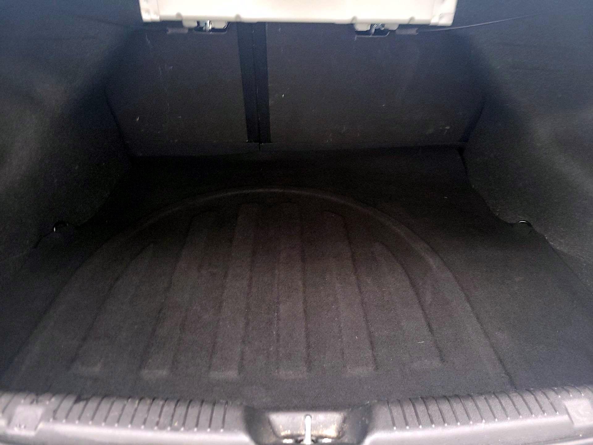 Thumbnail: 2013 Hyundai Elantra - 19