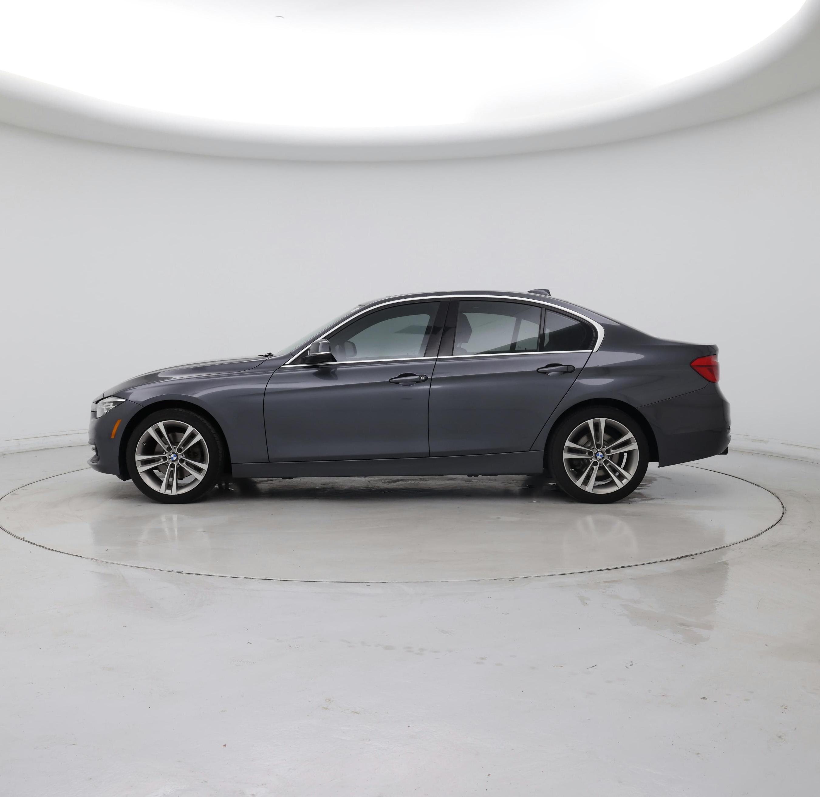 Thumbnail: 2018 BMW 3 Series - 3