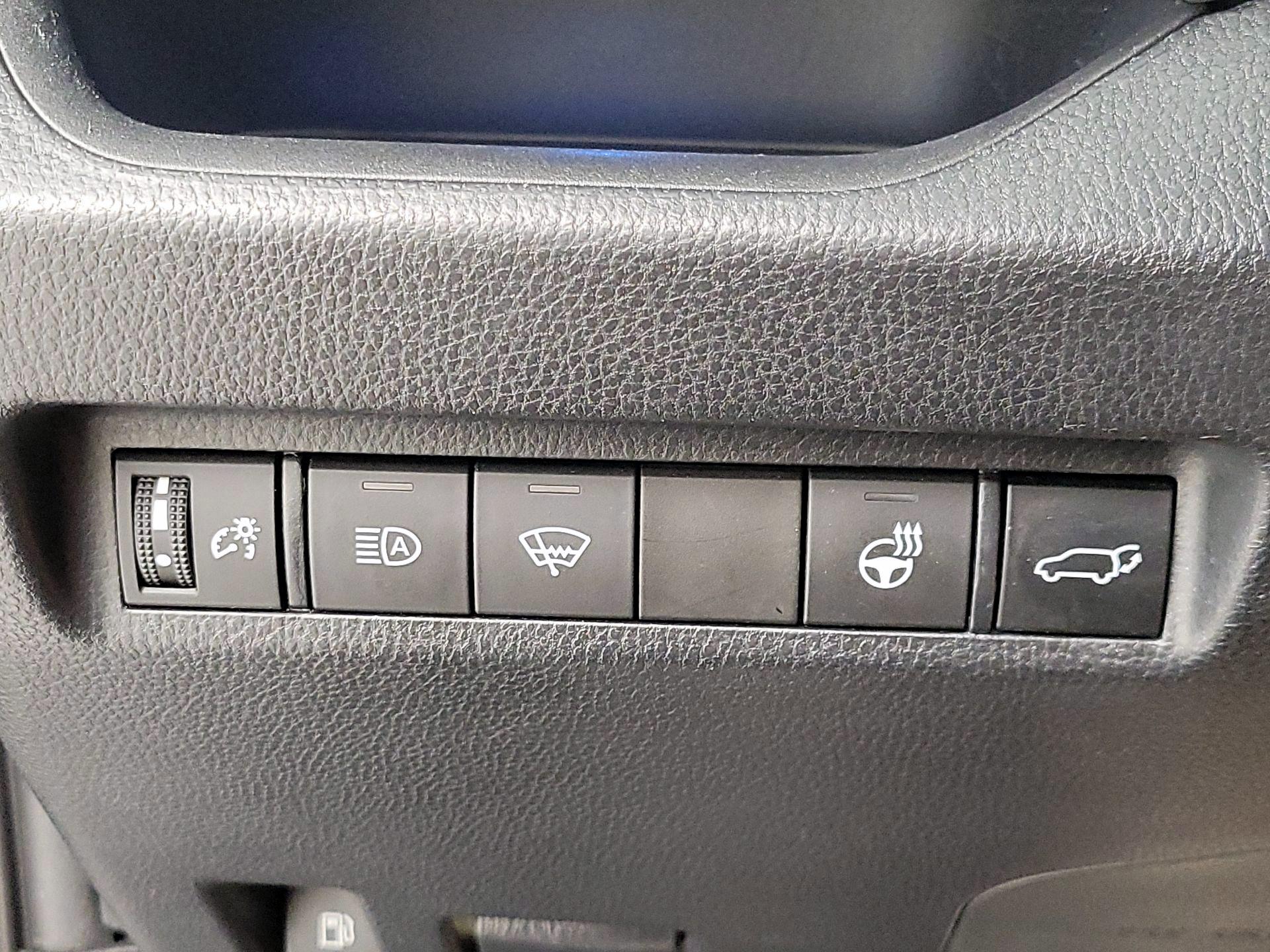 Thumbnail: 2020 Toyota RAV4 - 13